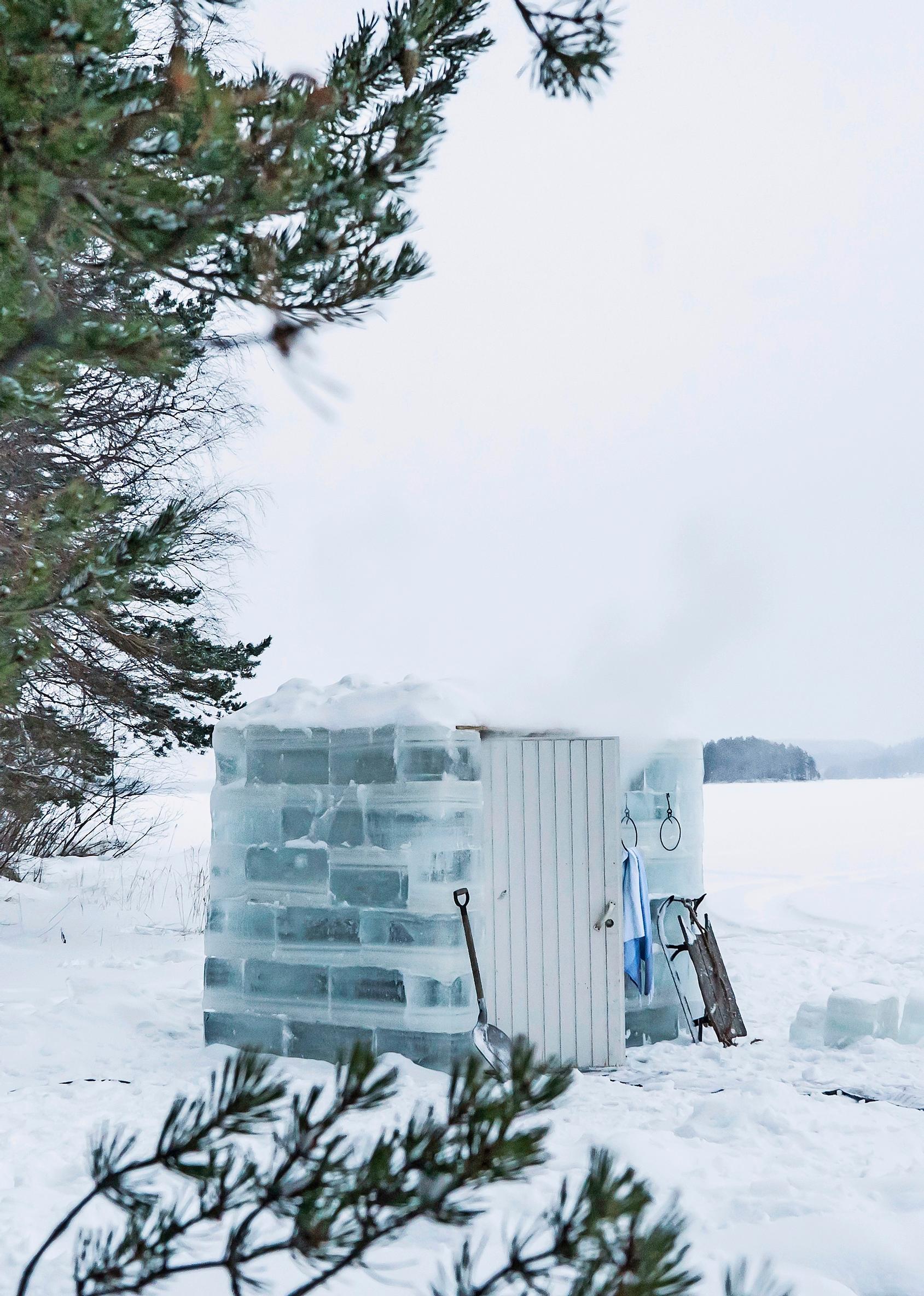 Unique saunas: ice sauna on a frozen lake