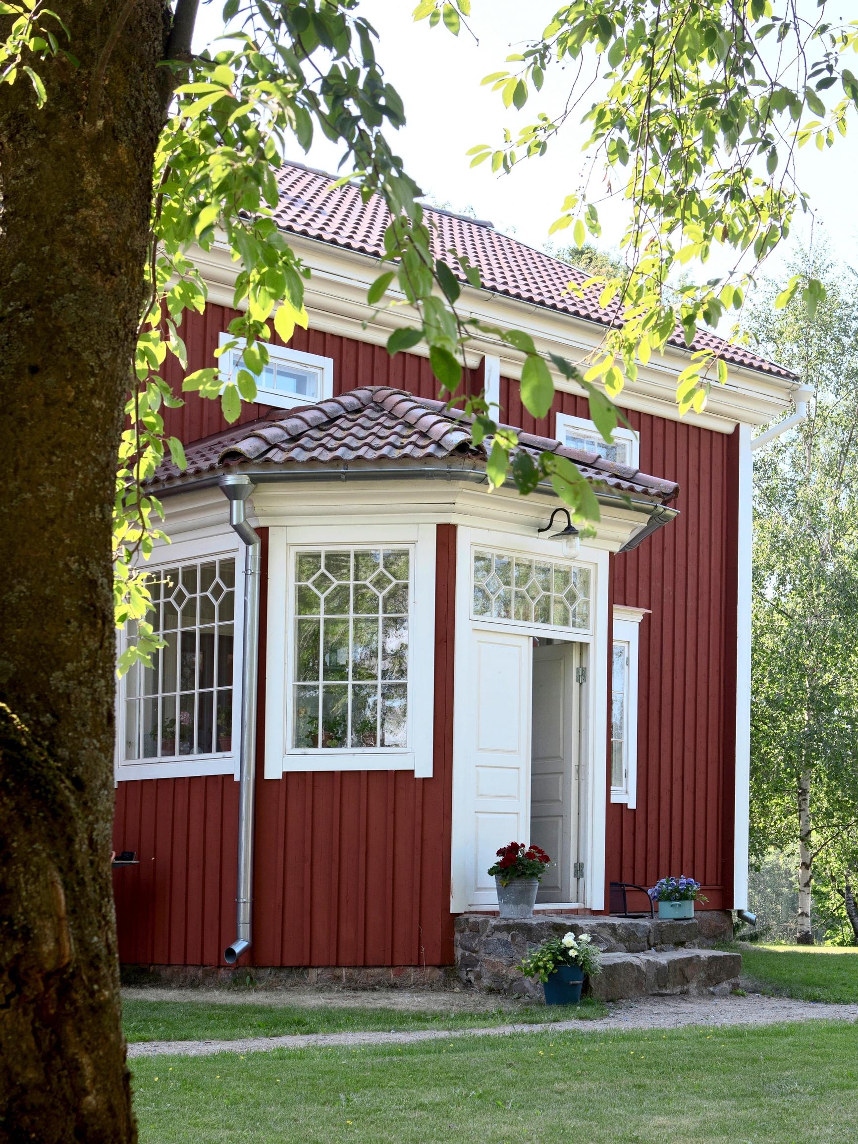 You’d never guess it’s new! This home exudes 100-year-old charm but was built in the 2000s