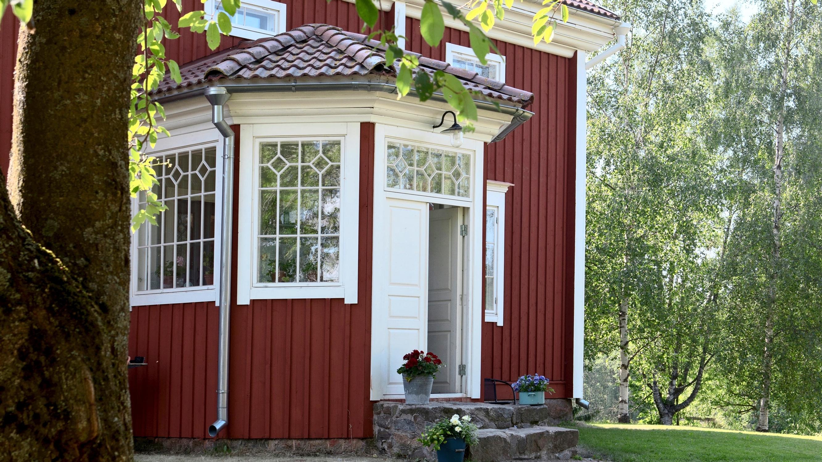 You’d never guess it’s new! This home exudes 100-year-old charm but was built in the 2000s