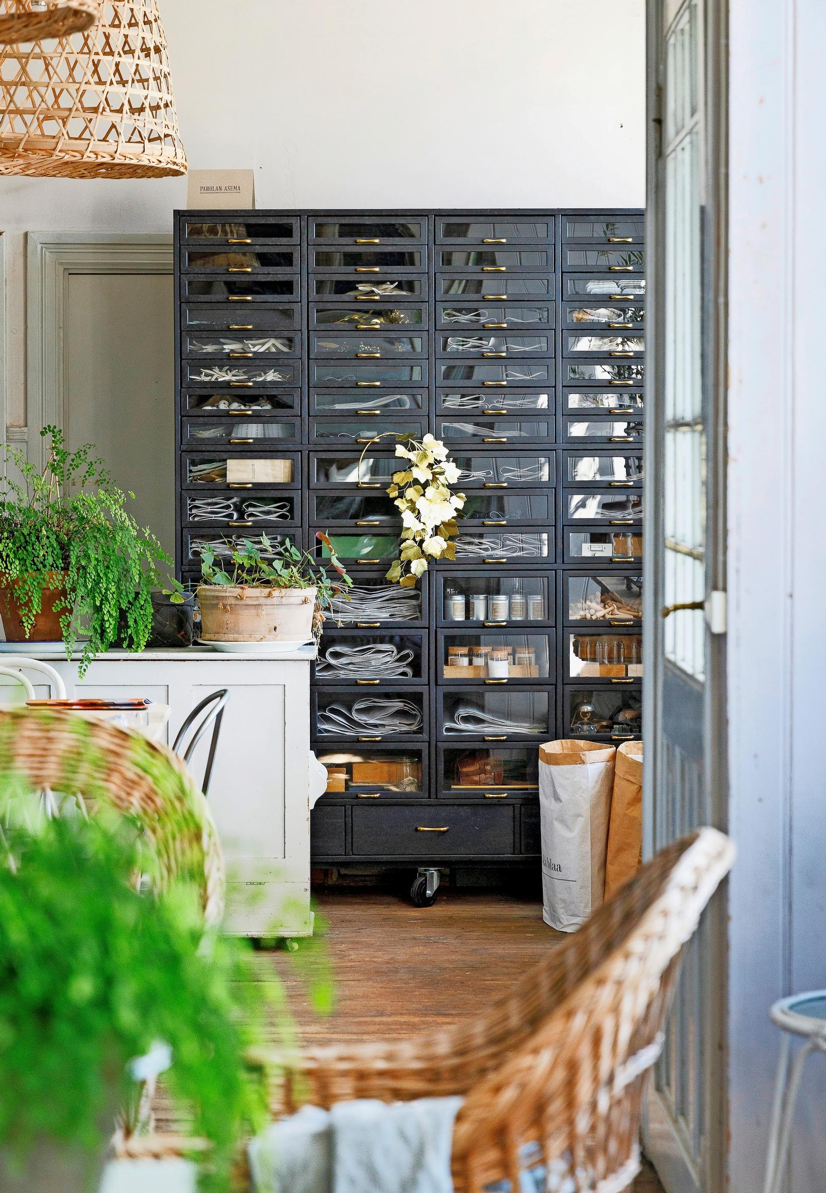 The impressive sales cabinet at Parolan Asema.