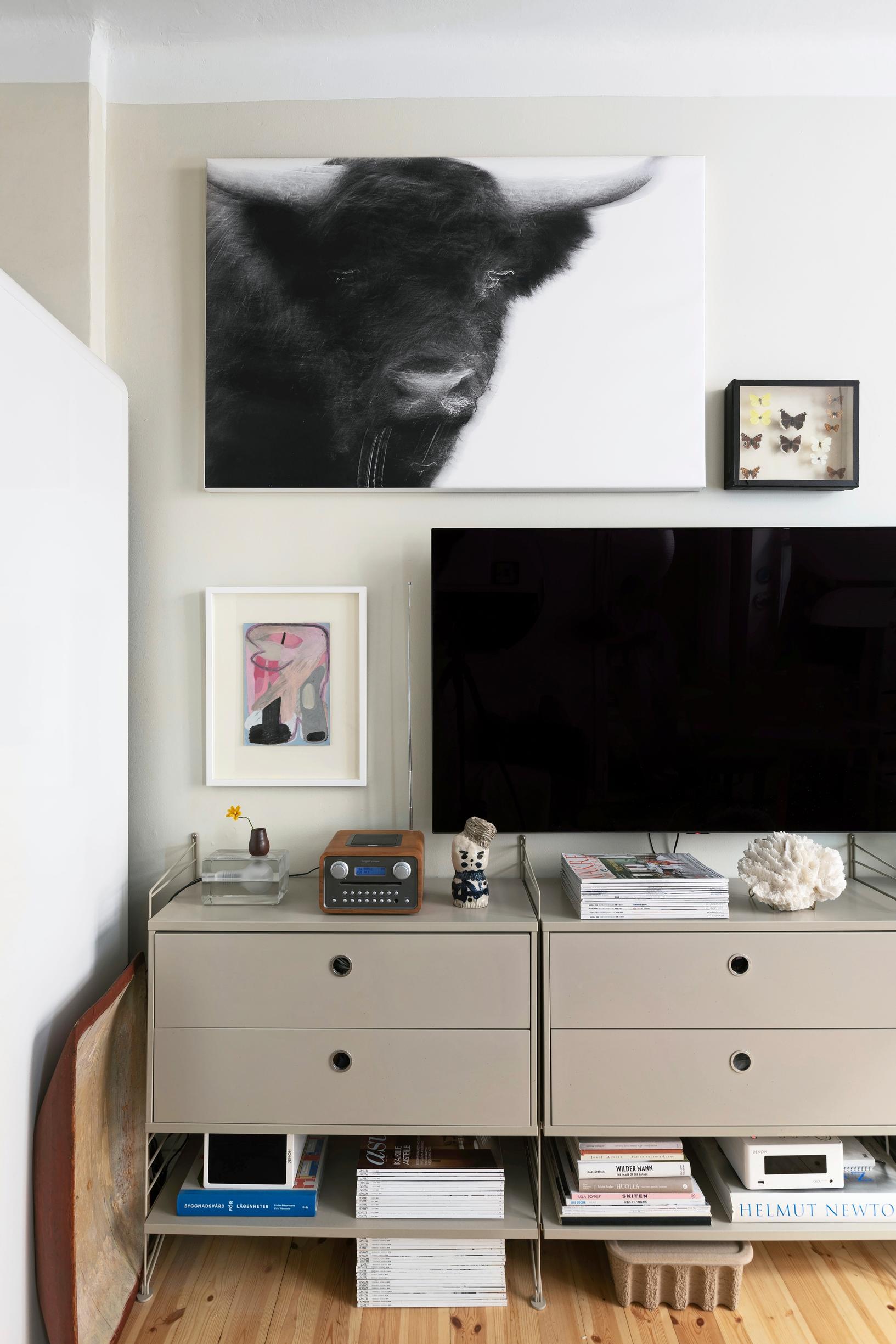 The television as part of the artwork arrangement