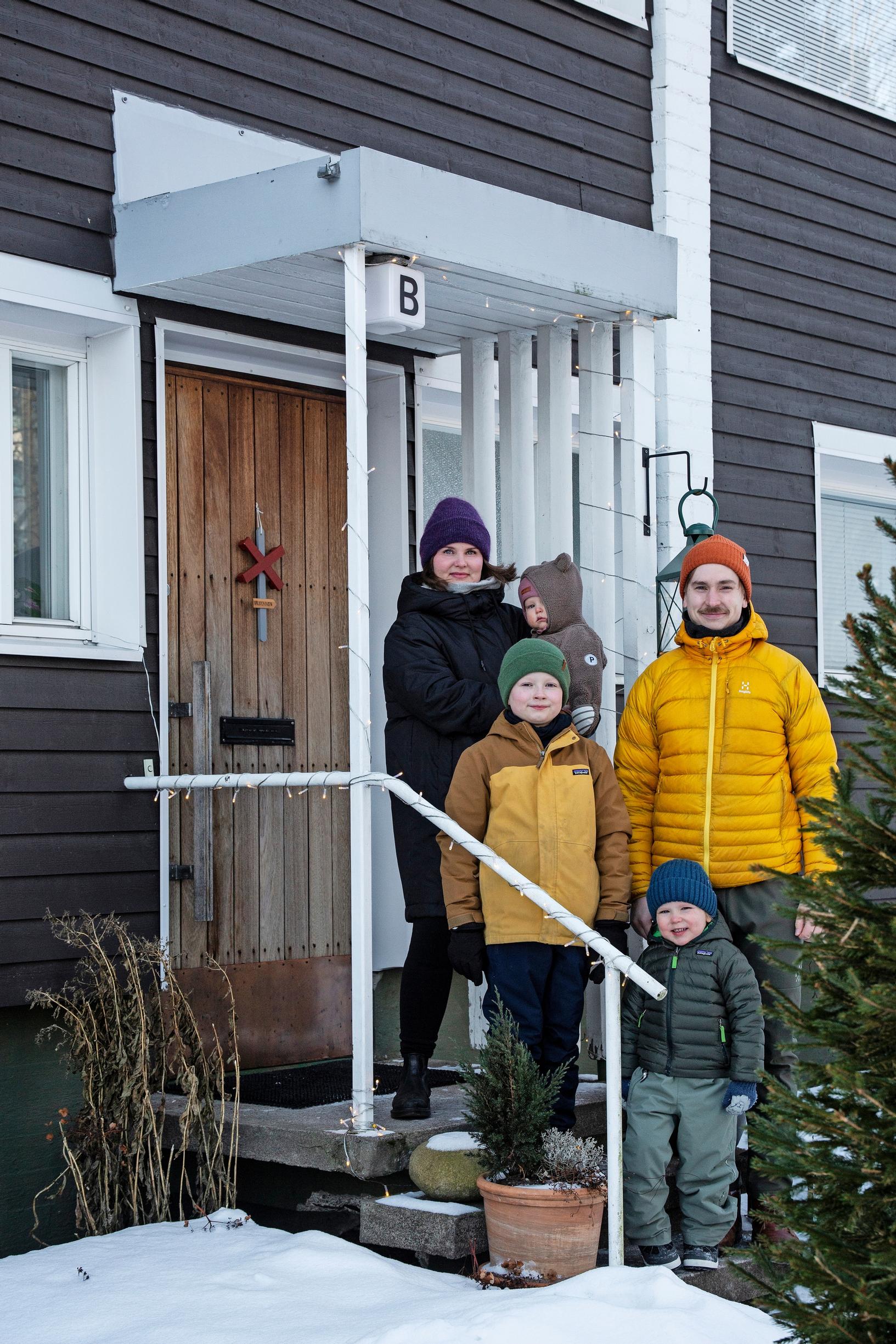 Kira Björkqvist and Vili Reponen with their family