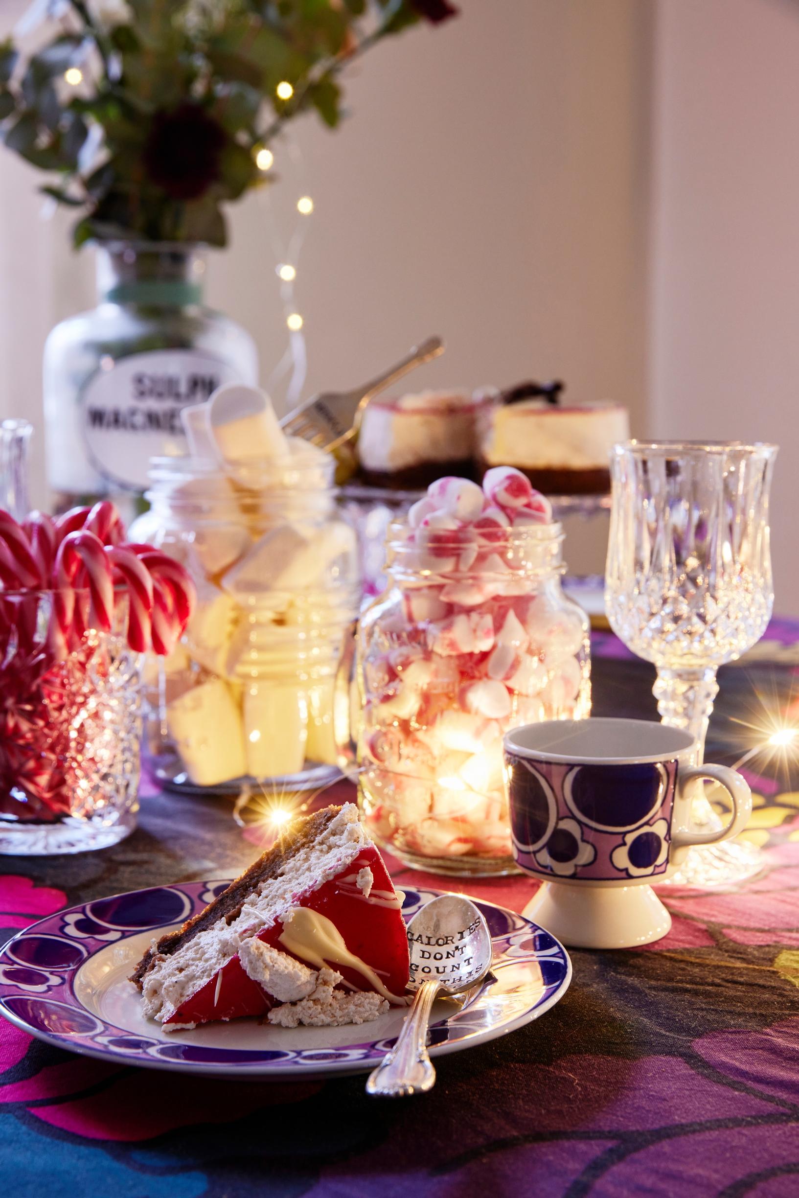 Beautifully served mulled wine cheesecake