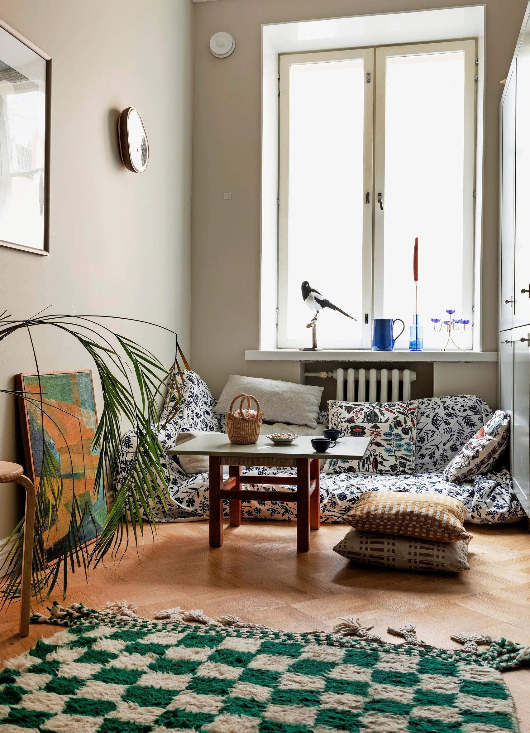 Image of a cushion corner in the kitchen.