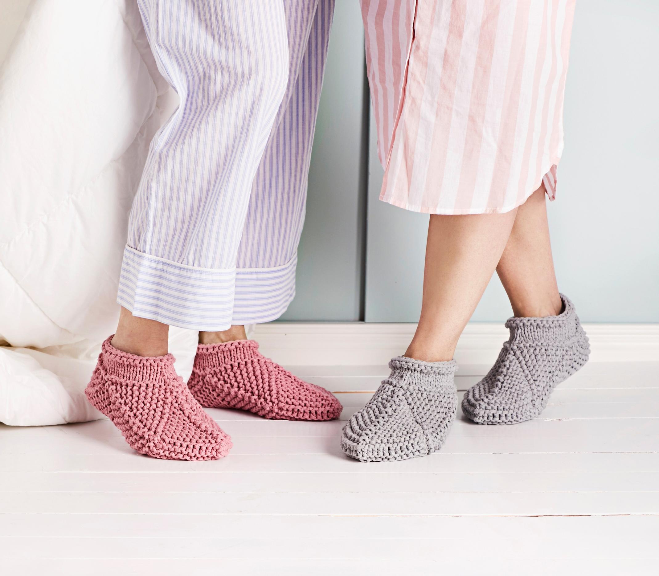 Free knitted slippers pattern