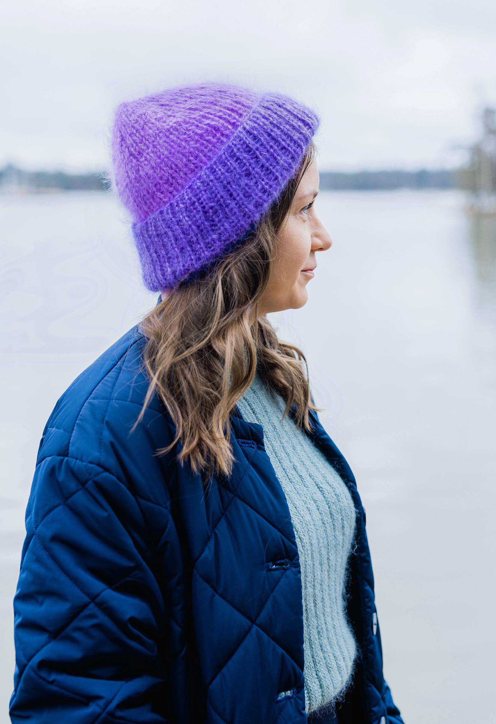 Lohtu beanie seen from the side