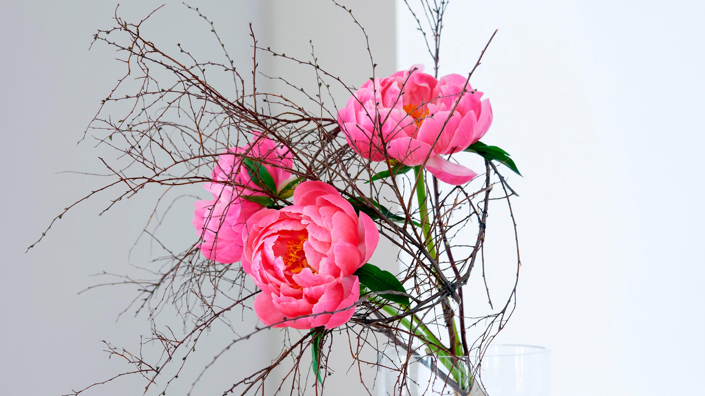 3 stunning peony arrangements with just three flowers