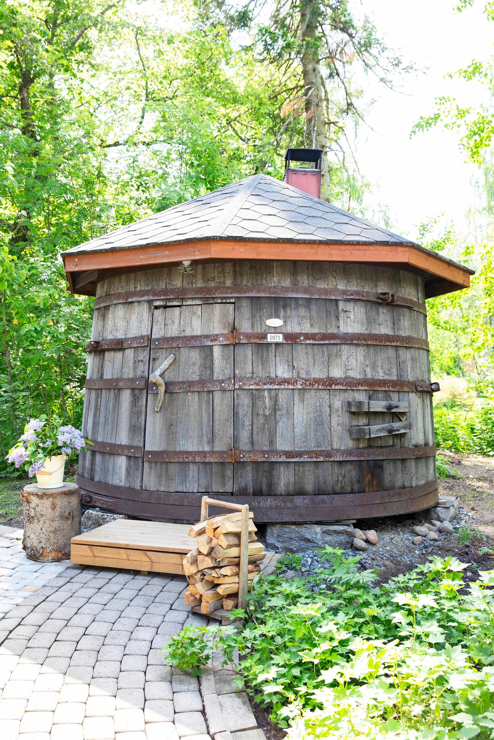 Whiskey barrel sauna