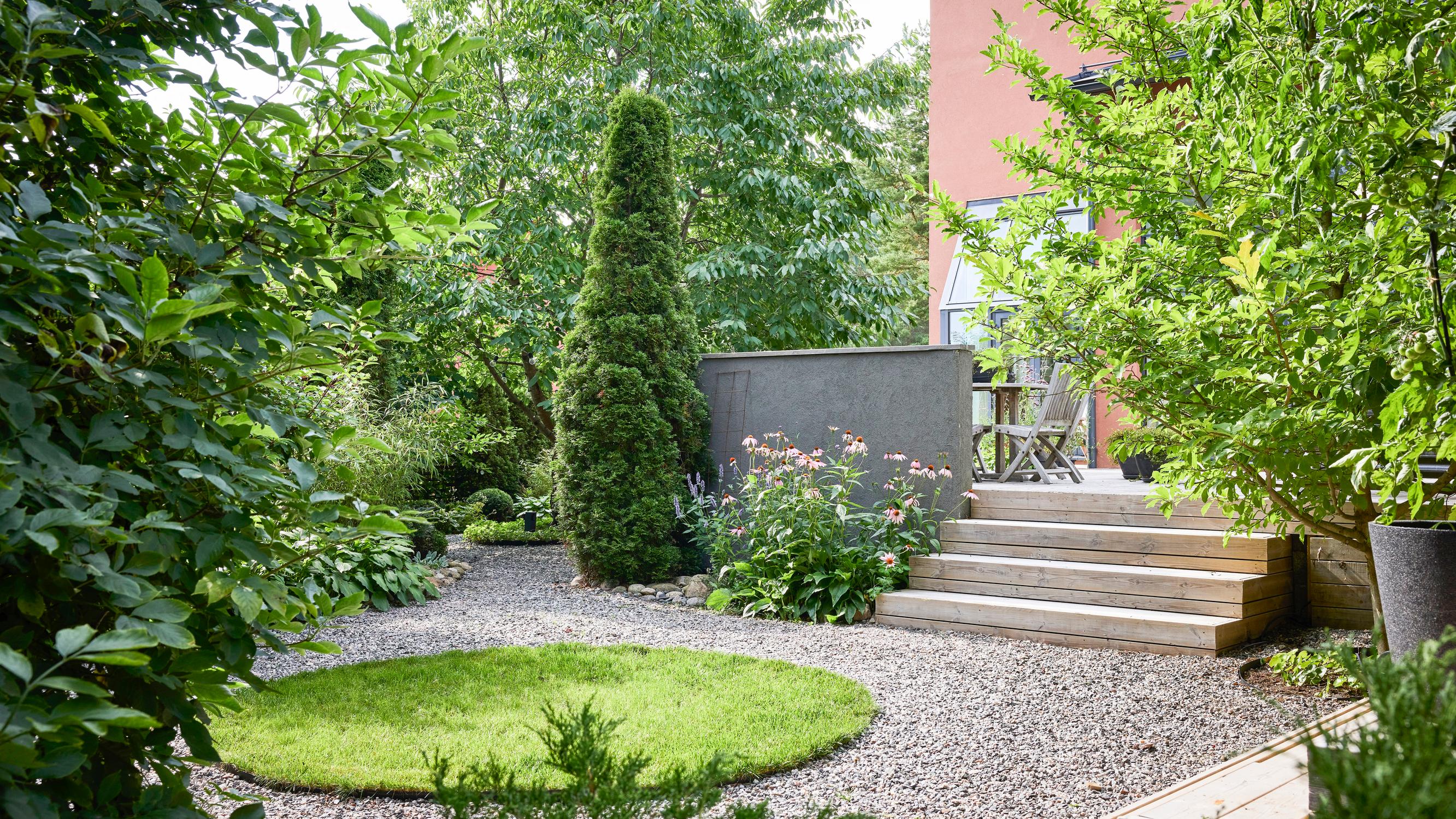 “You have your own park in the backyard,” said a friend about Hannele and Hans’s garden