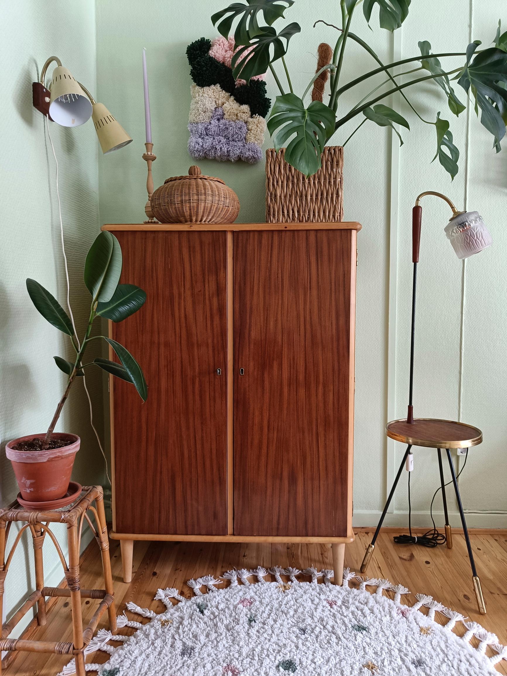 Häklin linen cabinet