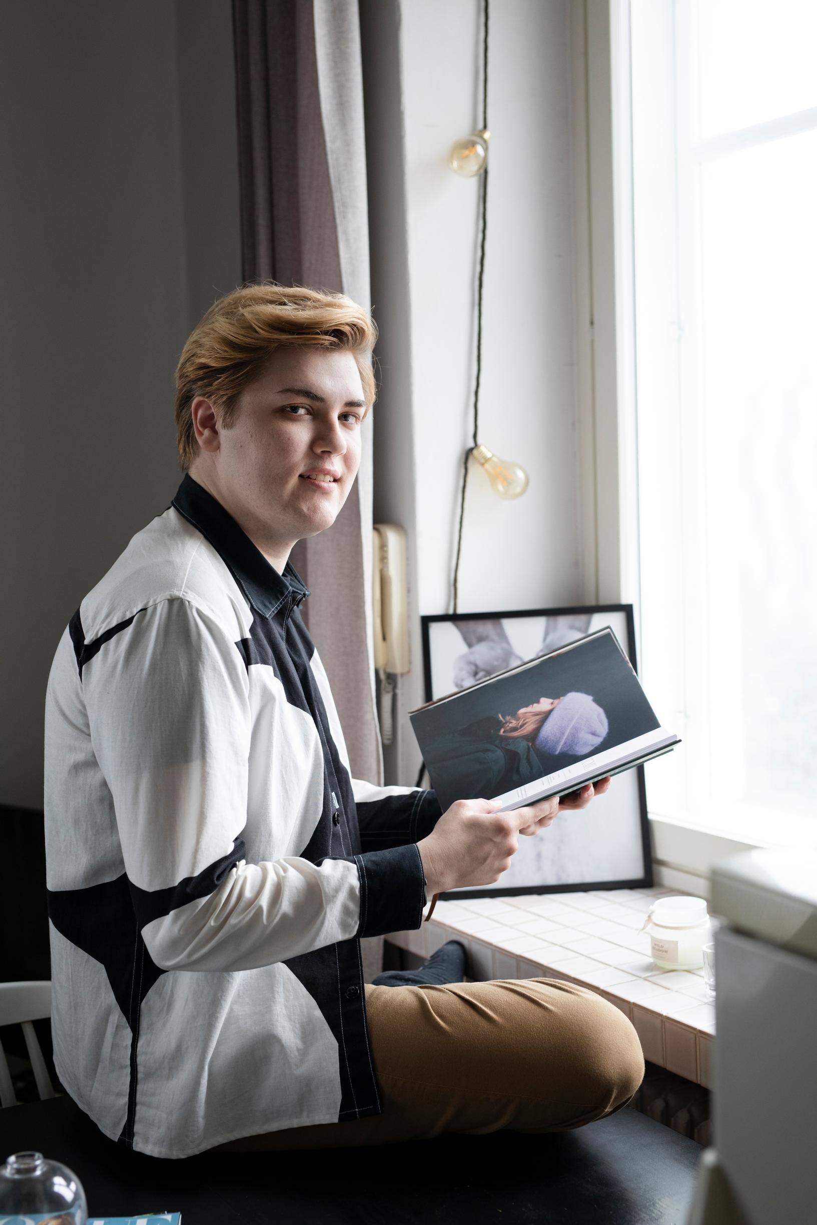 Joona Höri by the window.