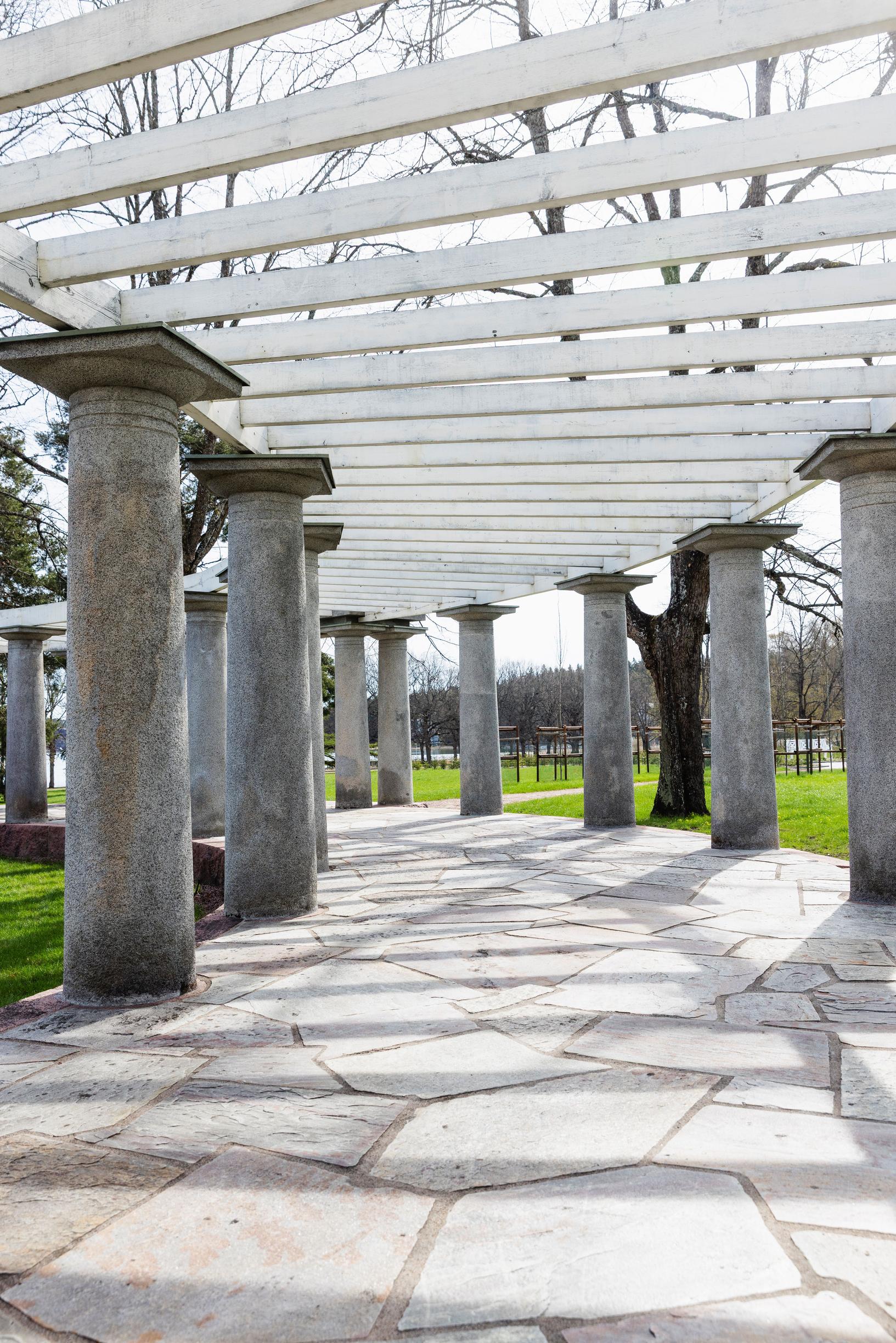An arch-shaped pergola.