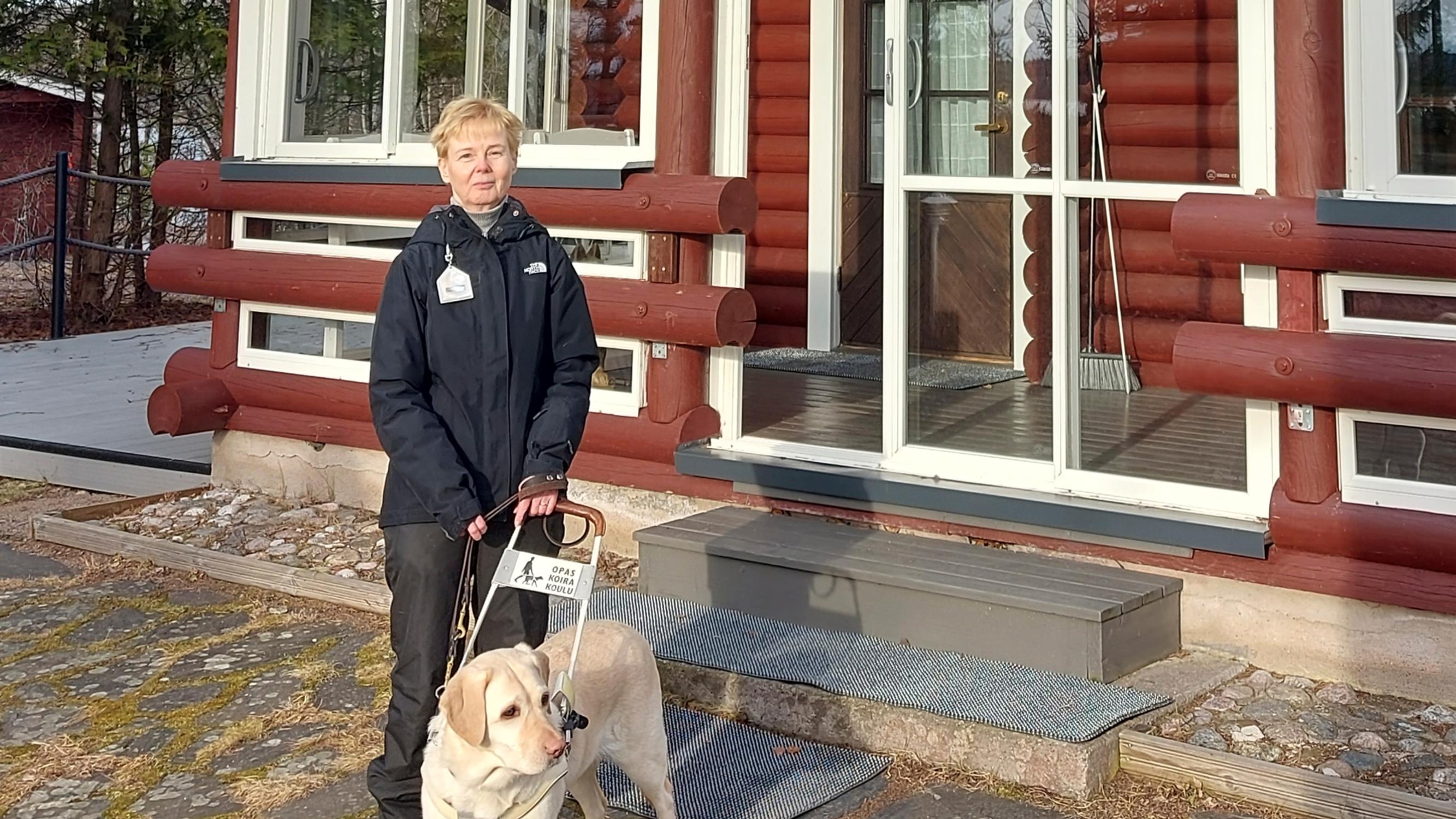Visually impaired couple enjoy their cabin with help from their guide dog: “The cabin means freedom to us”