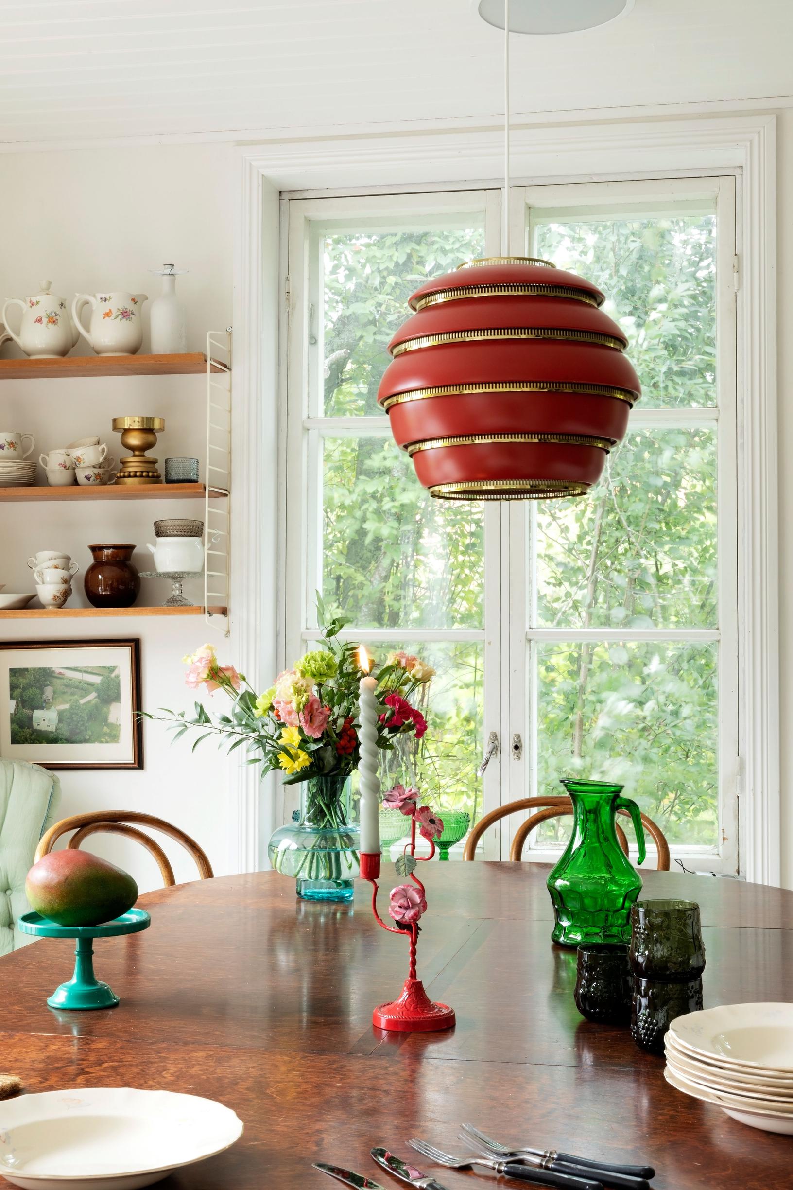 Alvar Aalto’s Beehive lamp