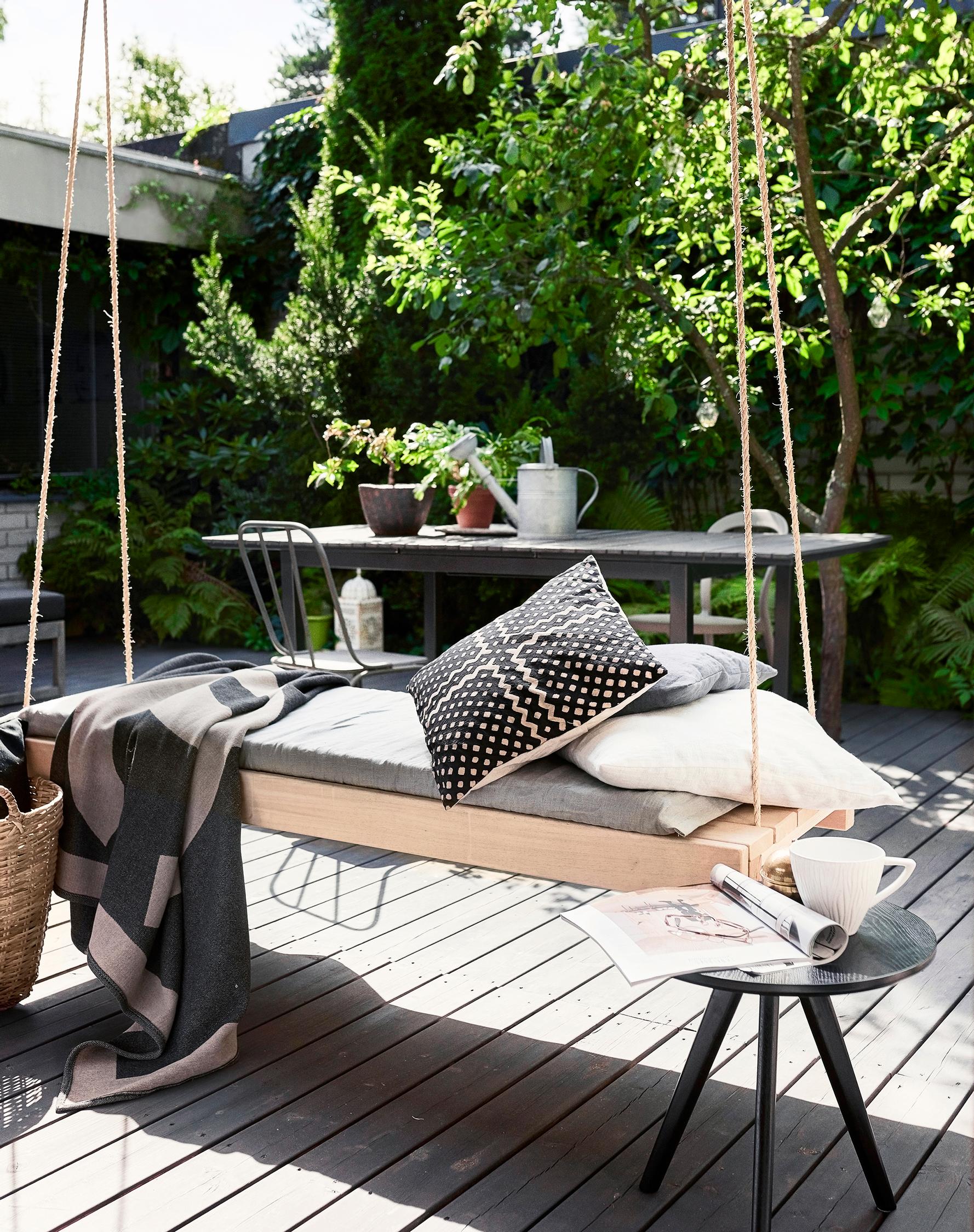 Daybed from a sauna bench