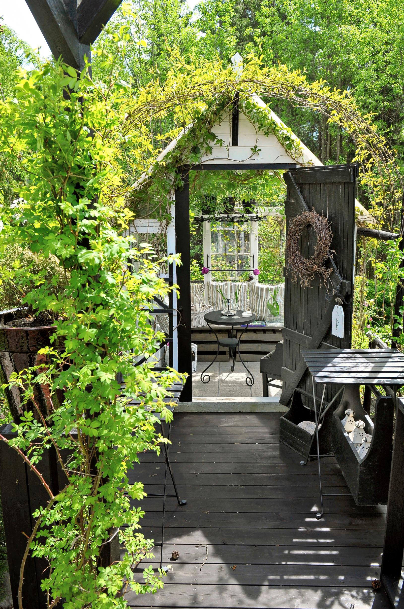 yard seating areas