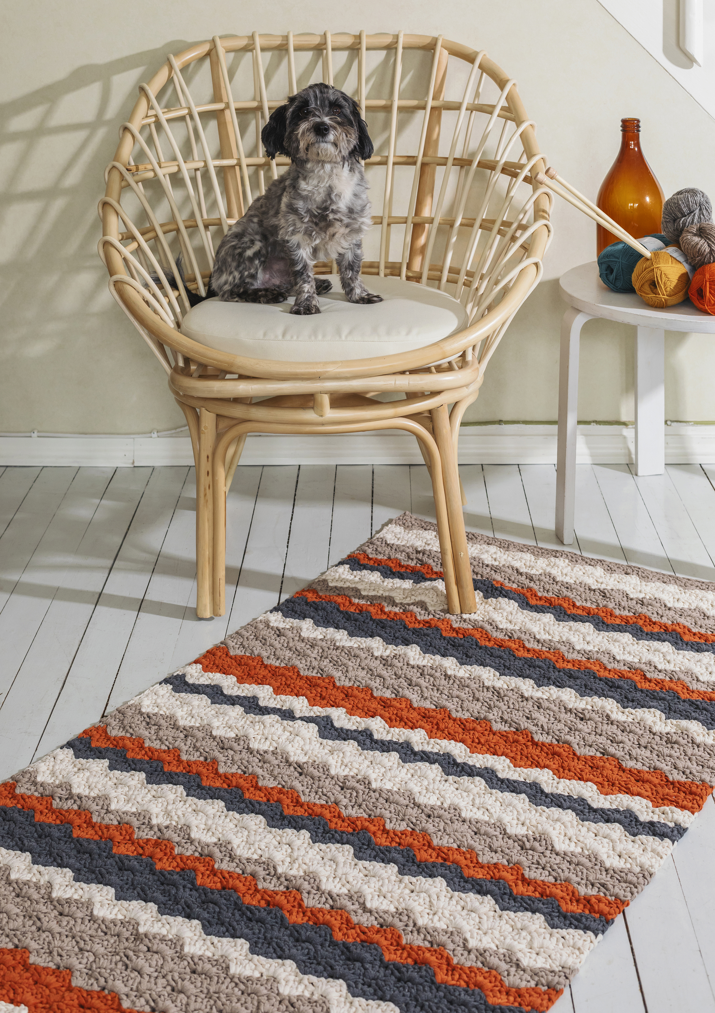 Crocheted wavy stripe rug—get the pattern! | Kotona Living