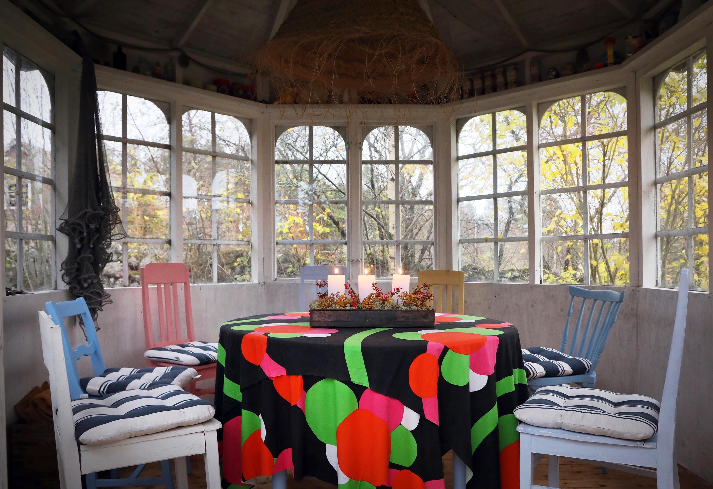 The colorful atmosphere of the gazebo.