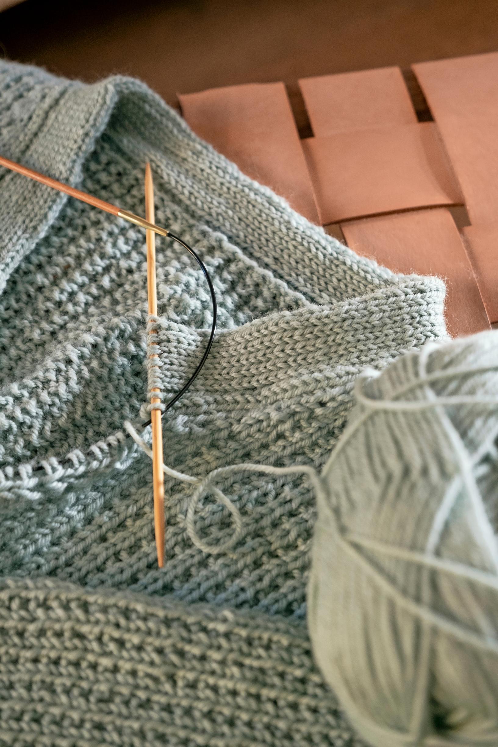 A knitting project in progress by Kaisa Mäkäräinen