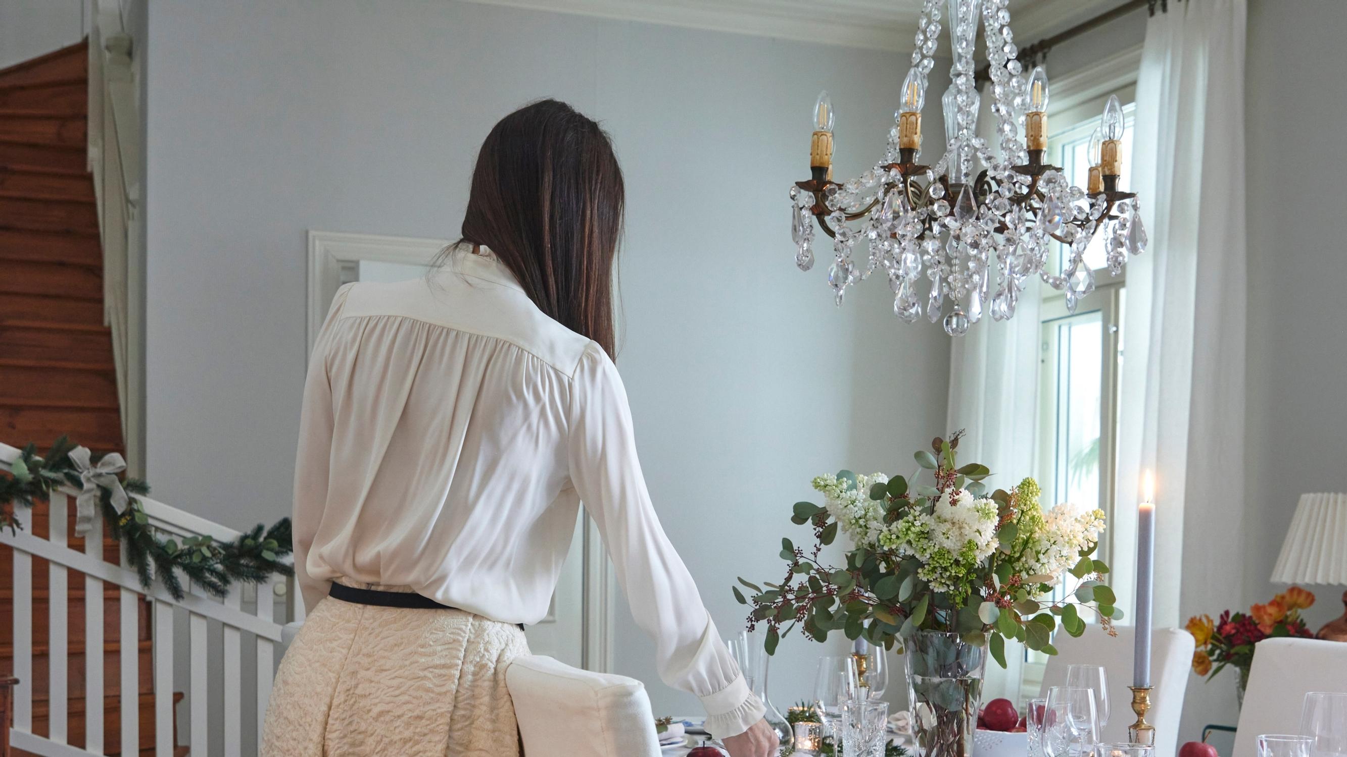 Peek inside a vintage Christmas home in the countryside: “It feels like stepping into a photo taken a hundred years ago”