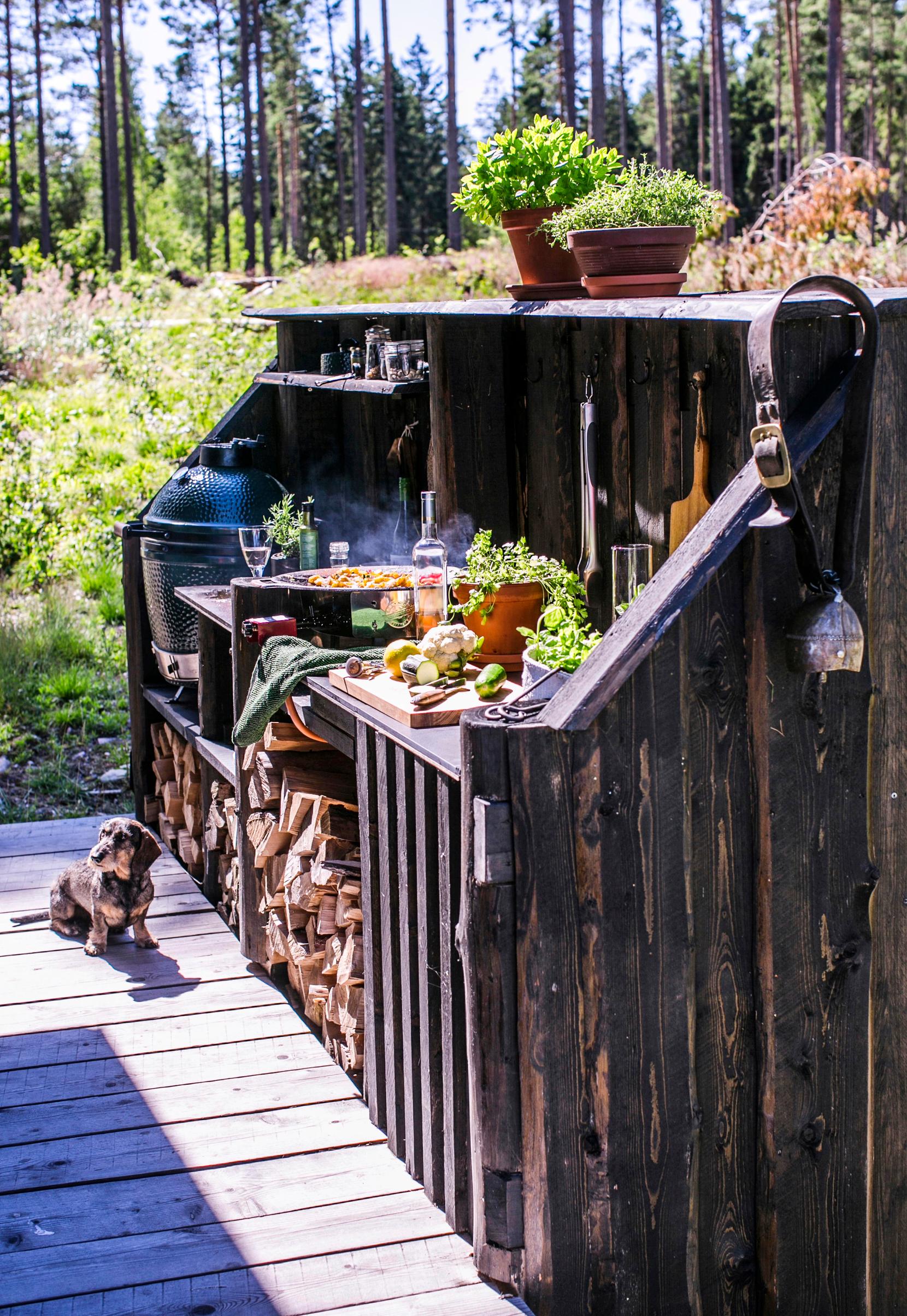 Compact summer kitchen