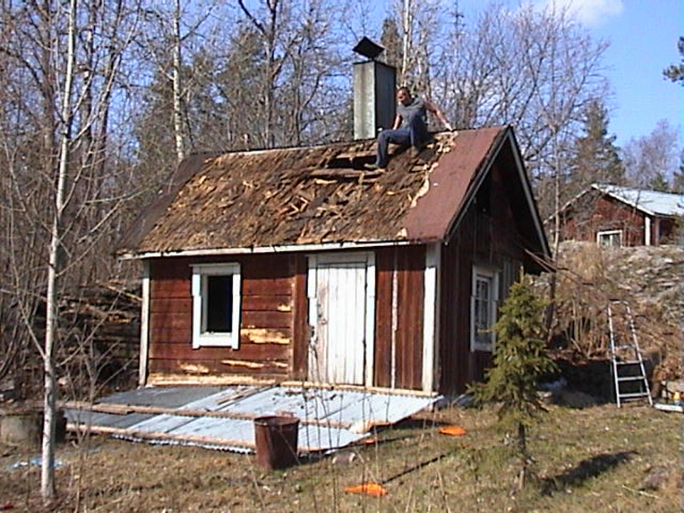 Robert and Anu Hole’s old sauna during renovation