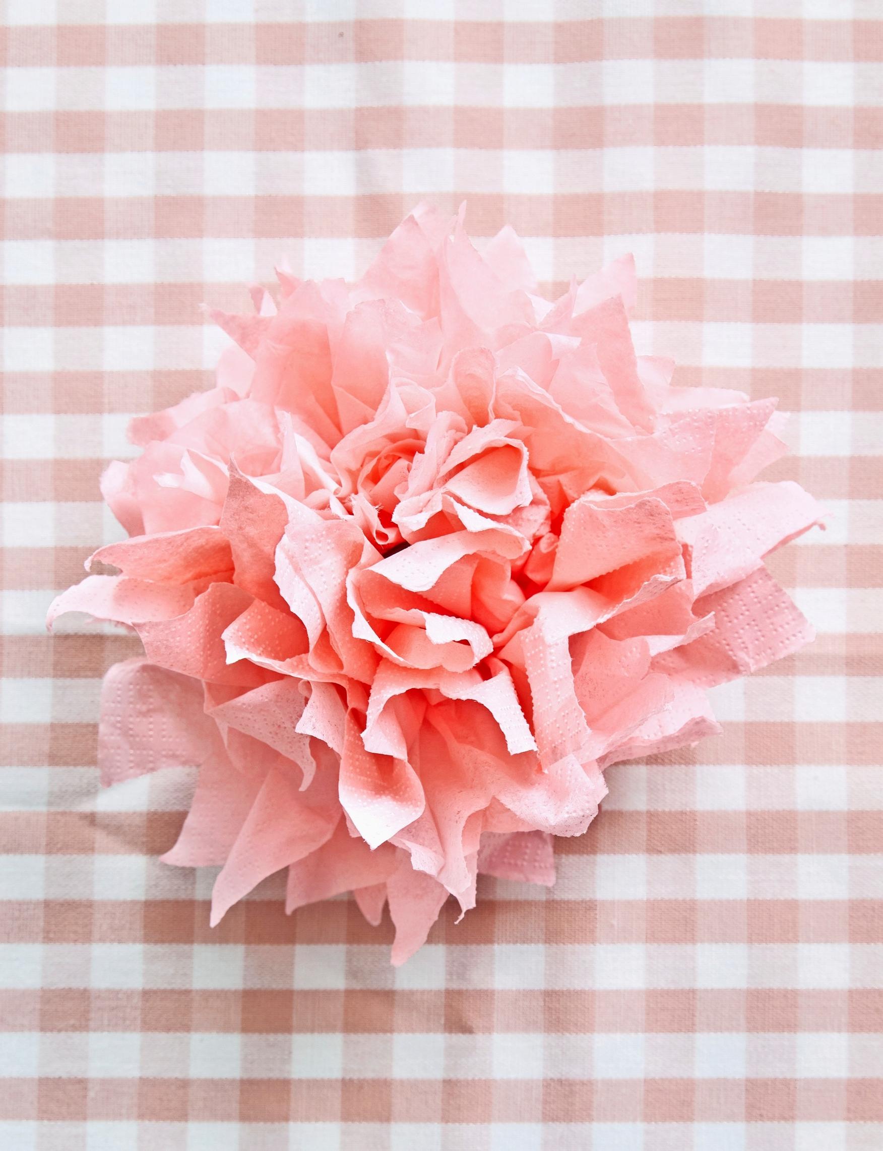 The finished napkin flower