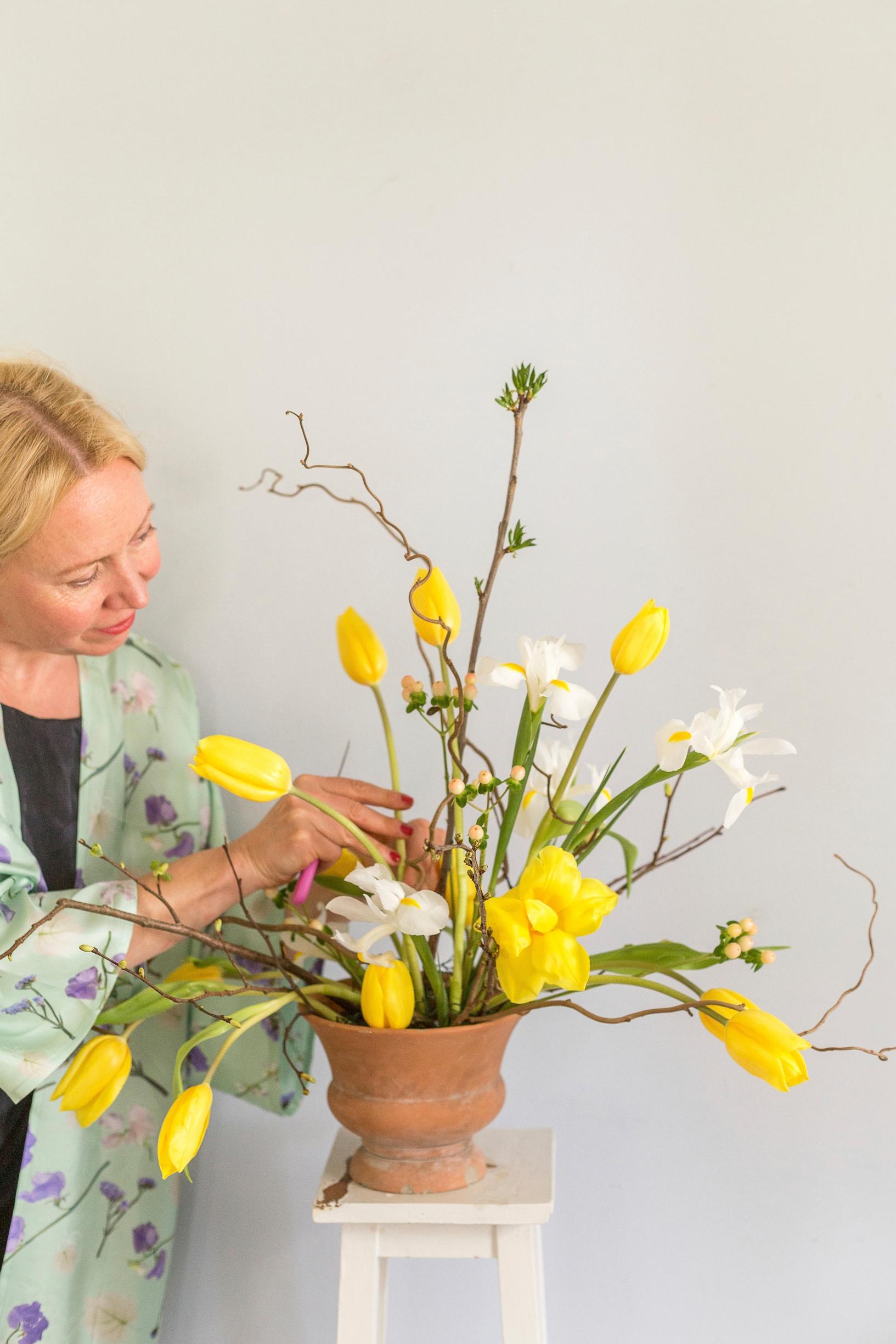 A tulip arrangement created by Saija Sitolahti.