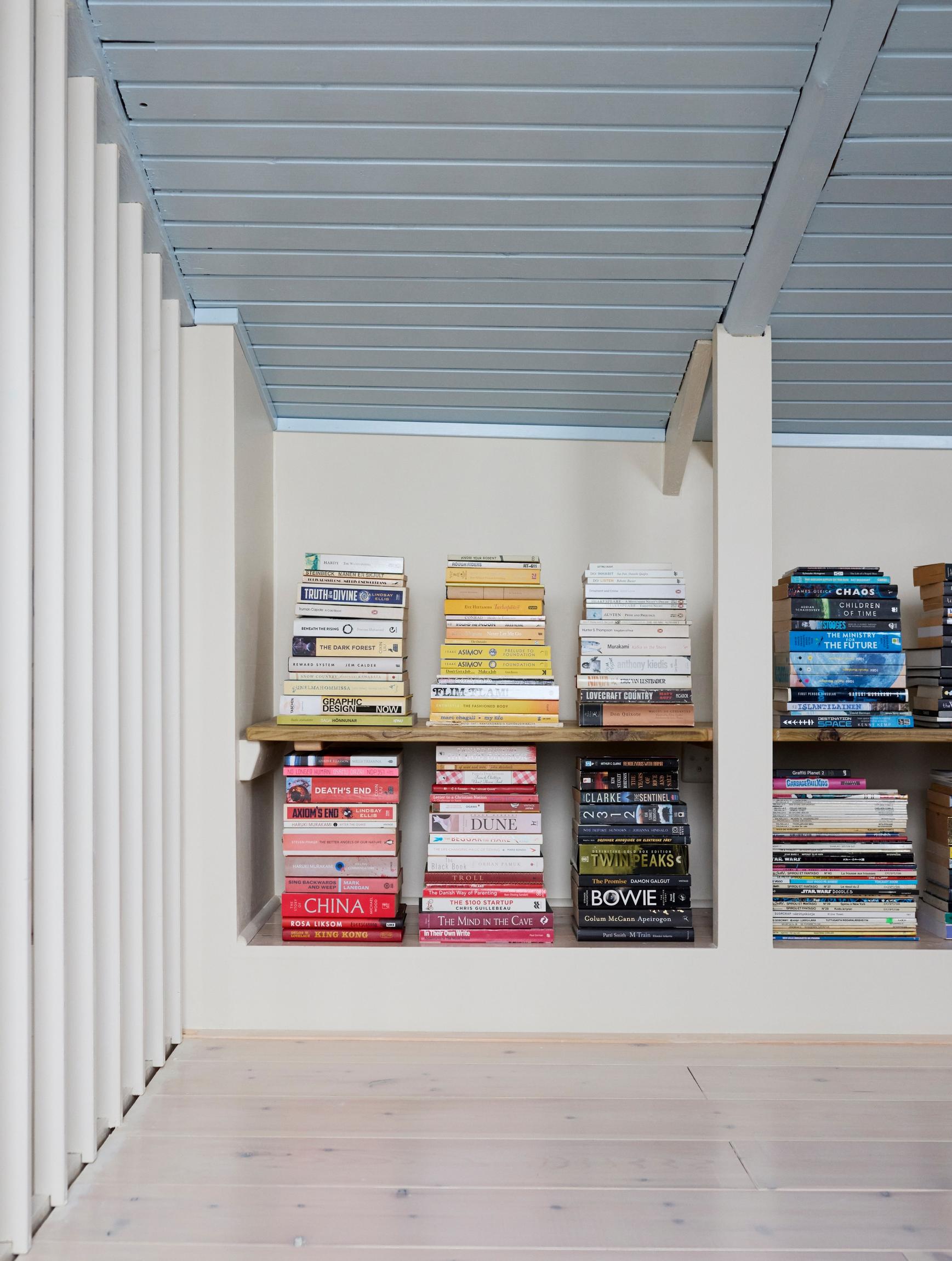 In the multi-purpose upstairs space, bookshelves.