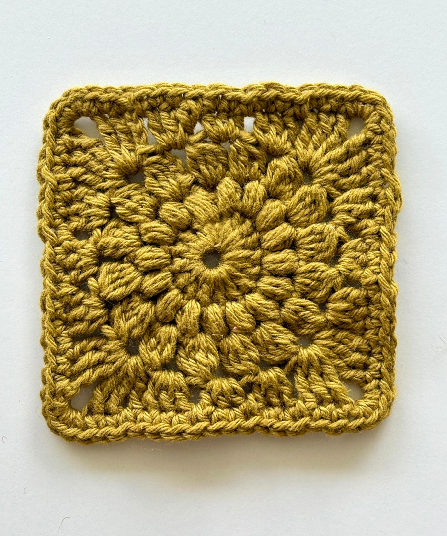 Single-color sunflower granny square
