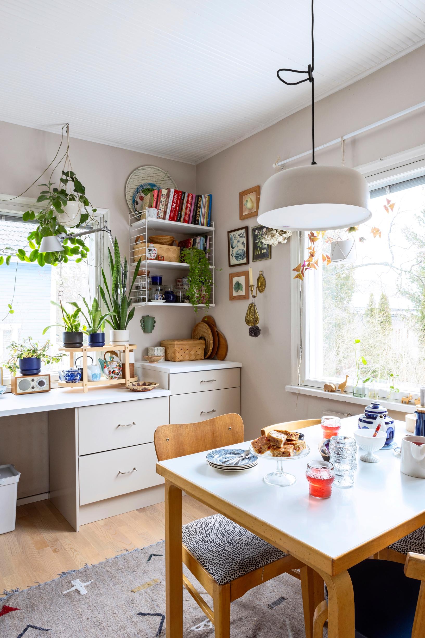 Kitchen with an Artek table