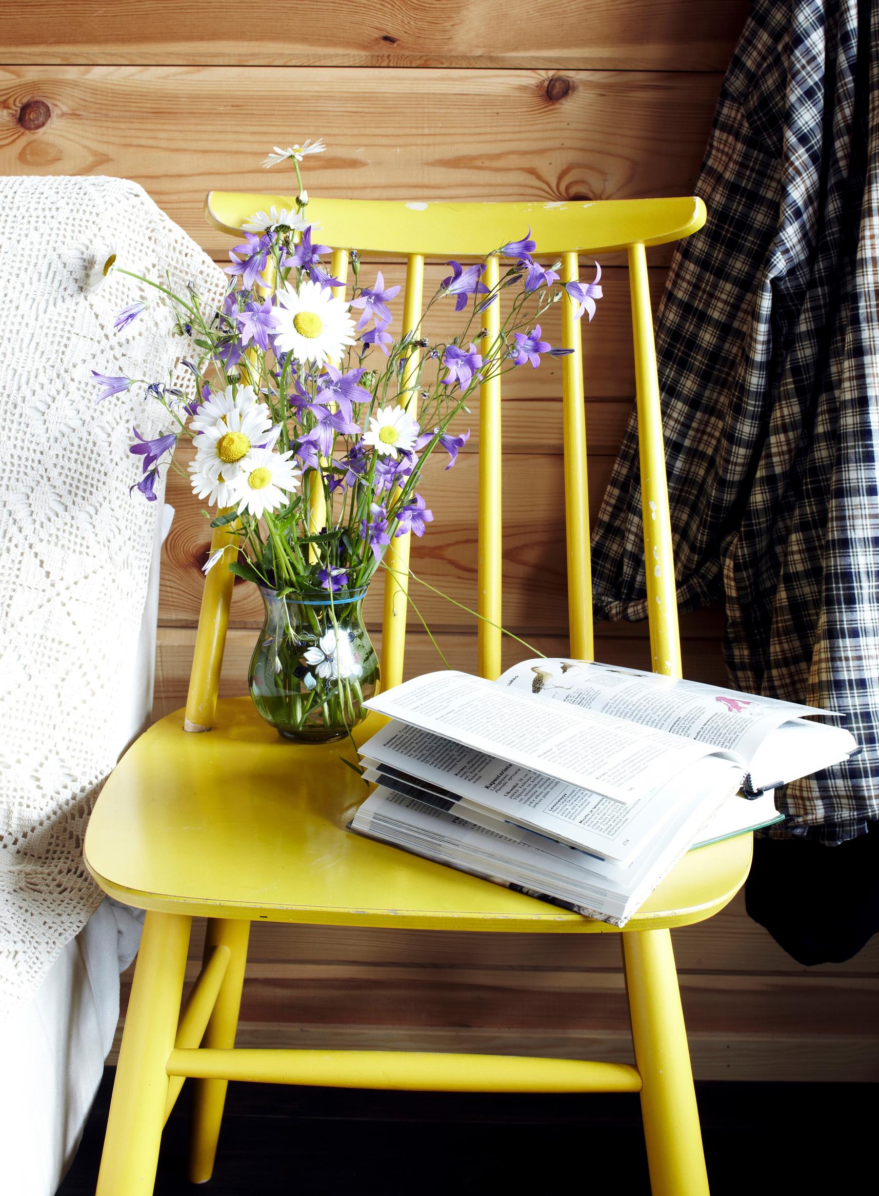 The spindle-back chair’s journey from Windsor to Finnish summer cottages—discover the story of this furniture icon
