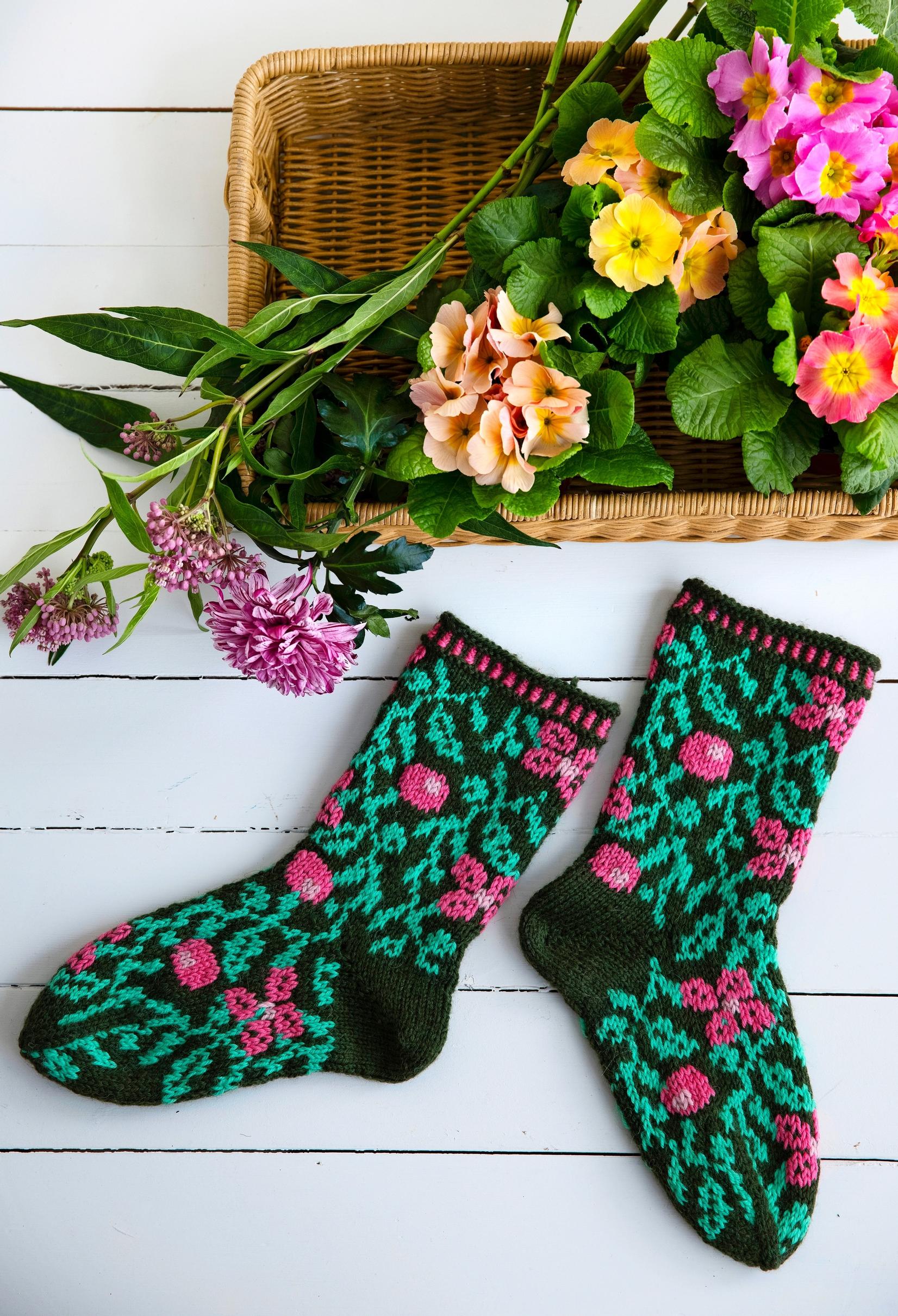 Flower vine wool socks