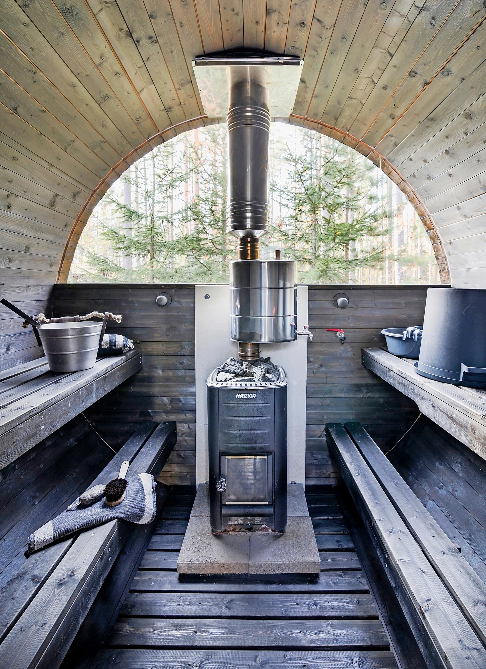 Unique saunas: barrel sauna