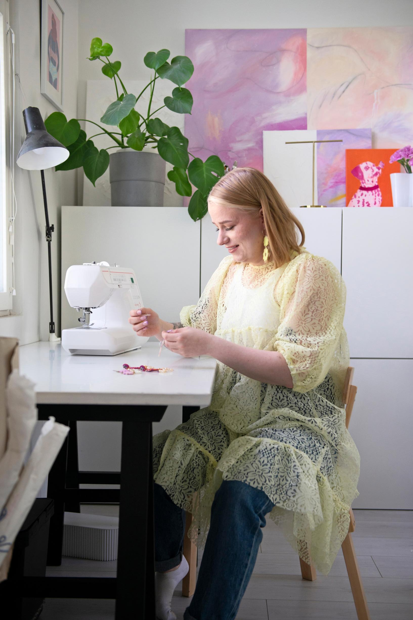 Inka Tikkinen creating jewelry