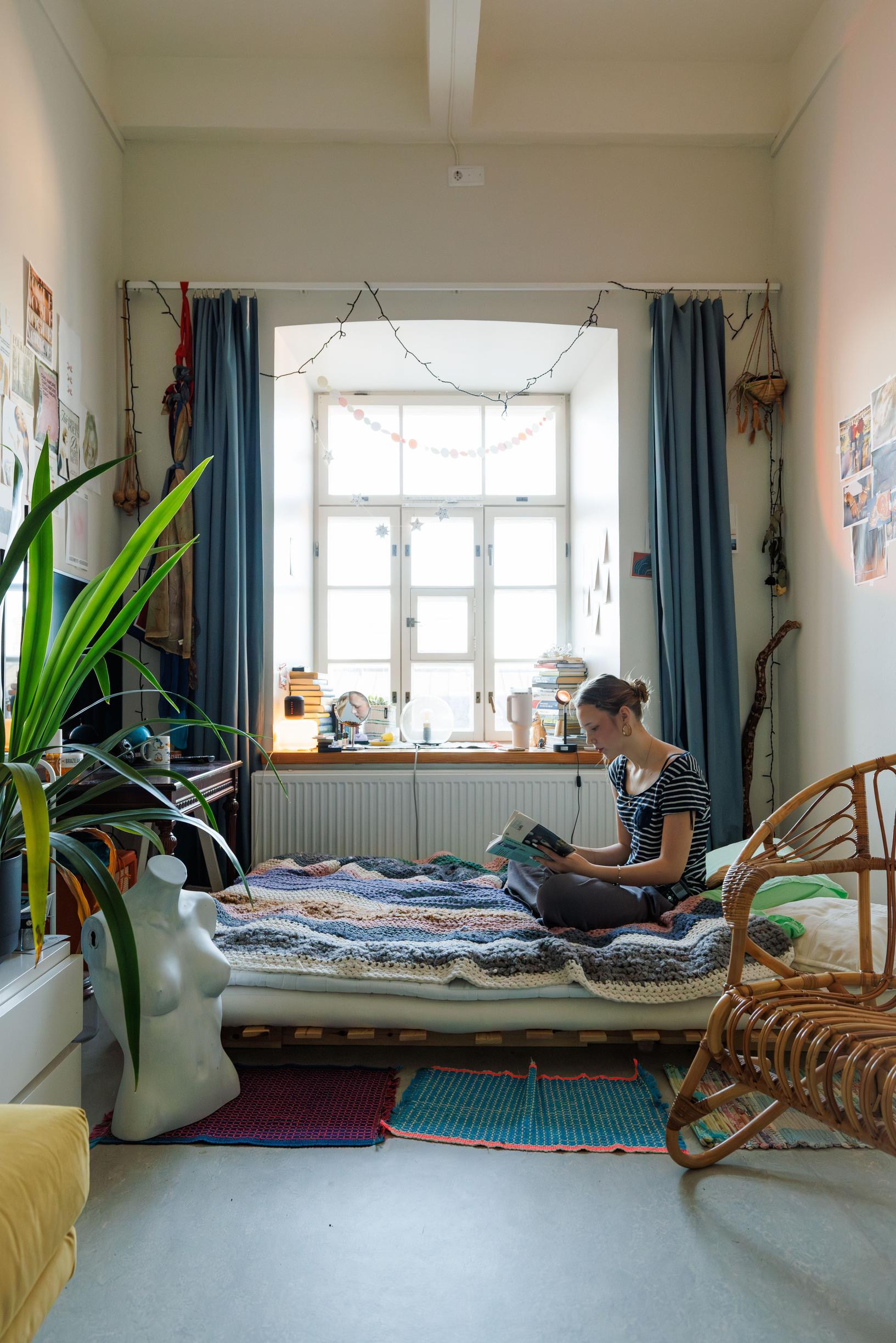 a teenage girl’s room