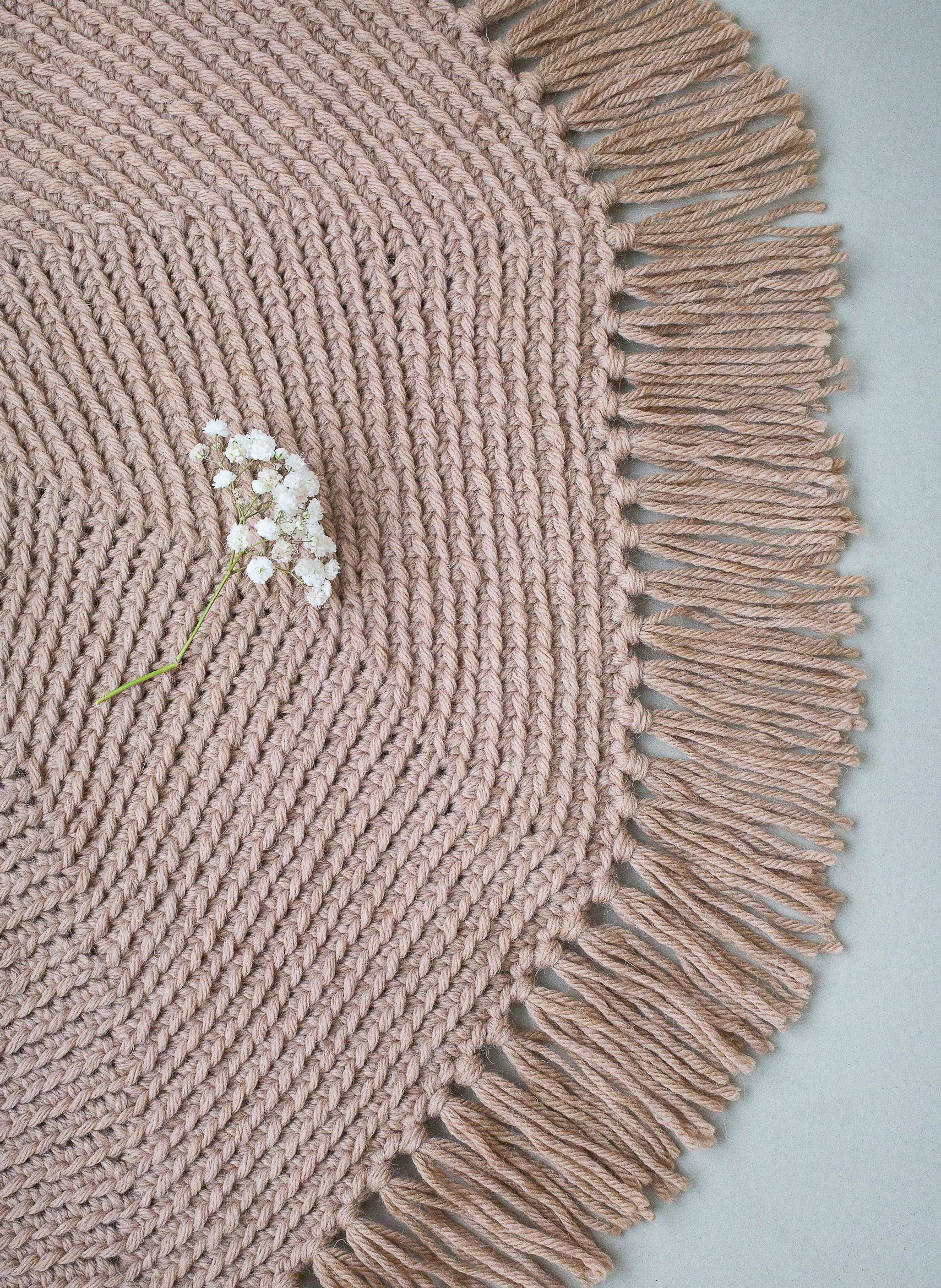 Crocheted fringe rug detail