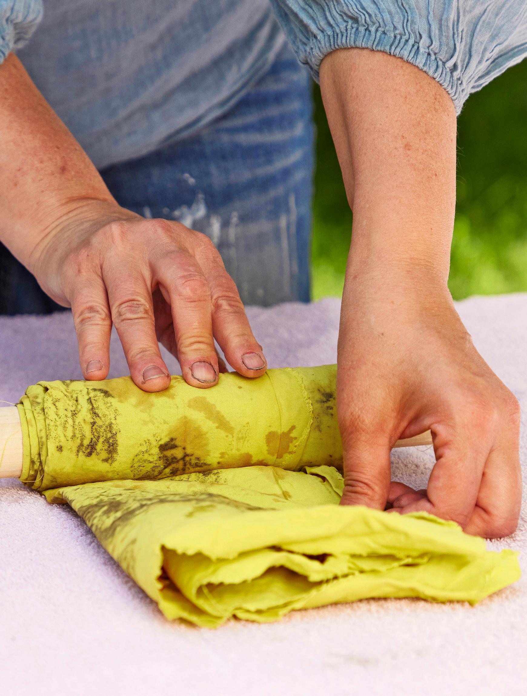 Ecoprinting, step 3