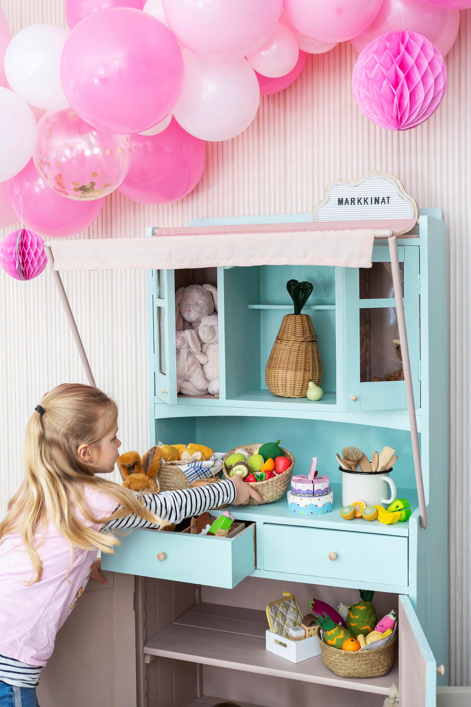 Support rods for the awning