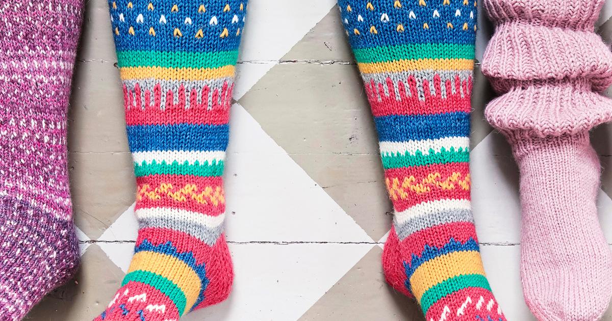 Easy colorwork socks—get the pattern! | Kotona Living