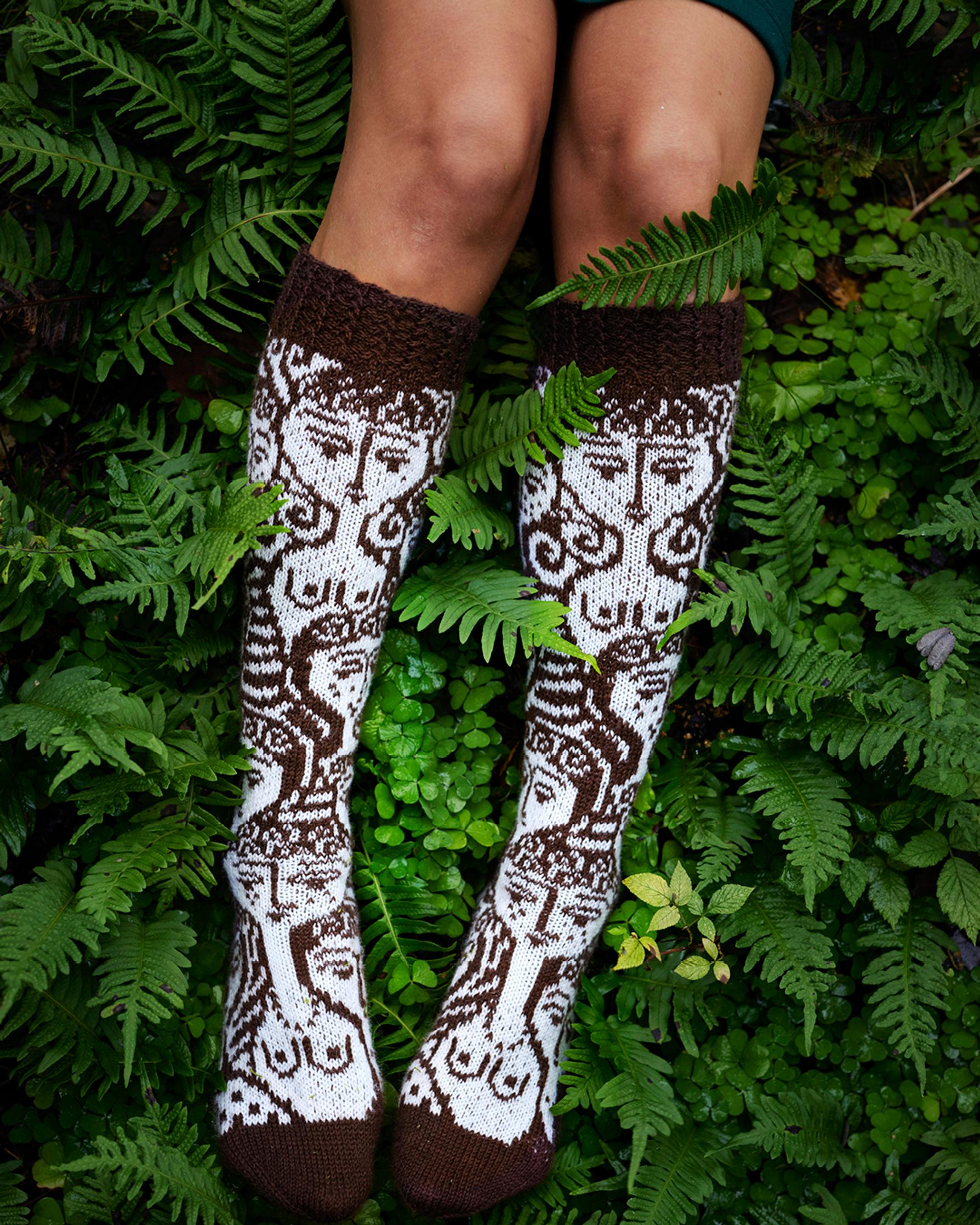Tässä mä oon, Here I Am socks