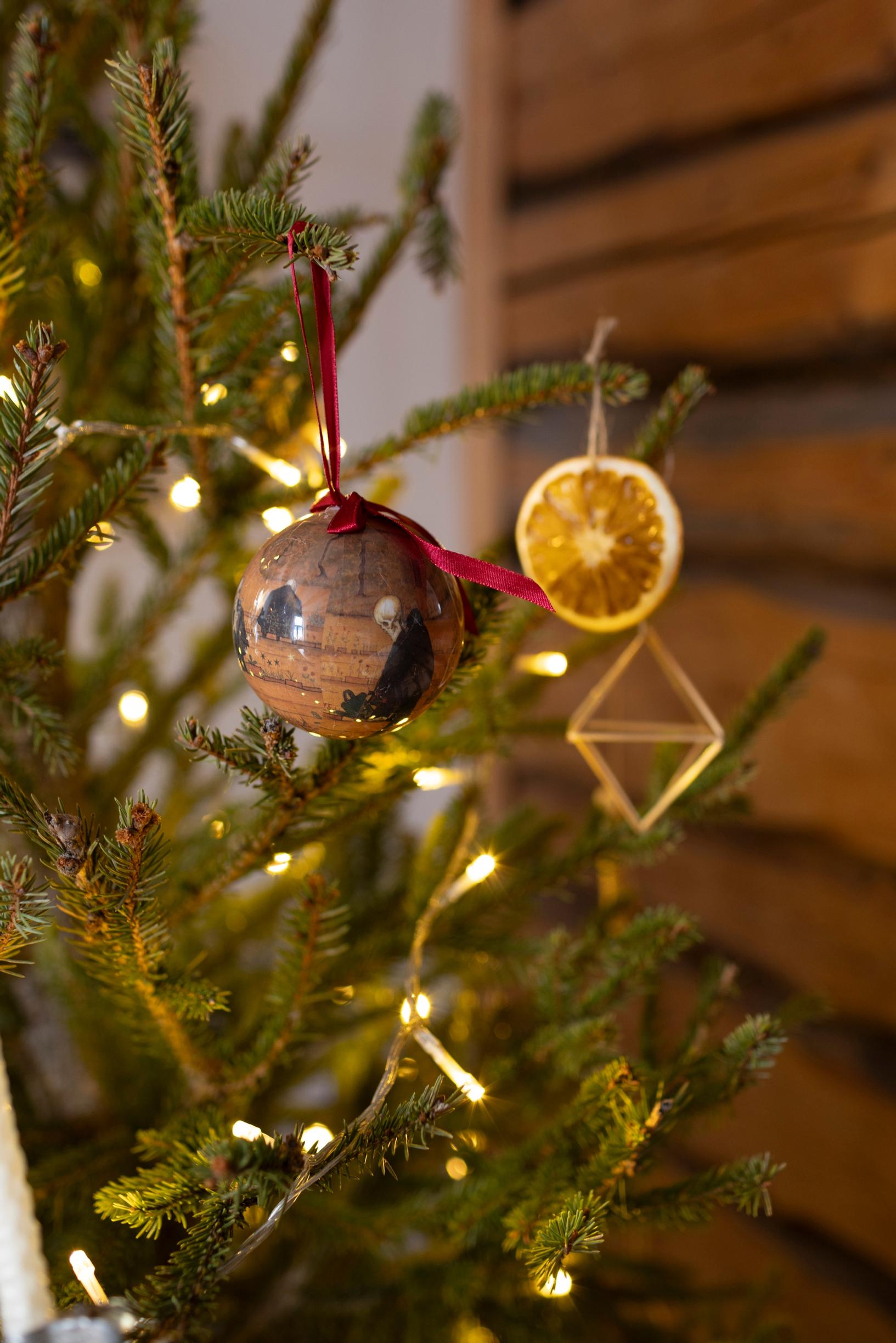 Traditional ornaments on the tree
