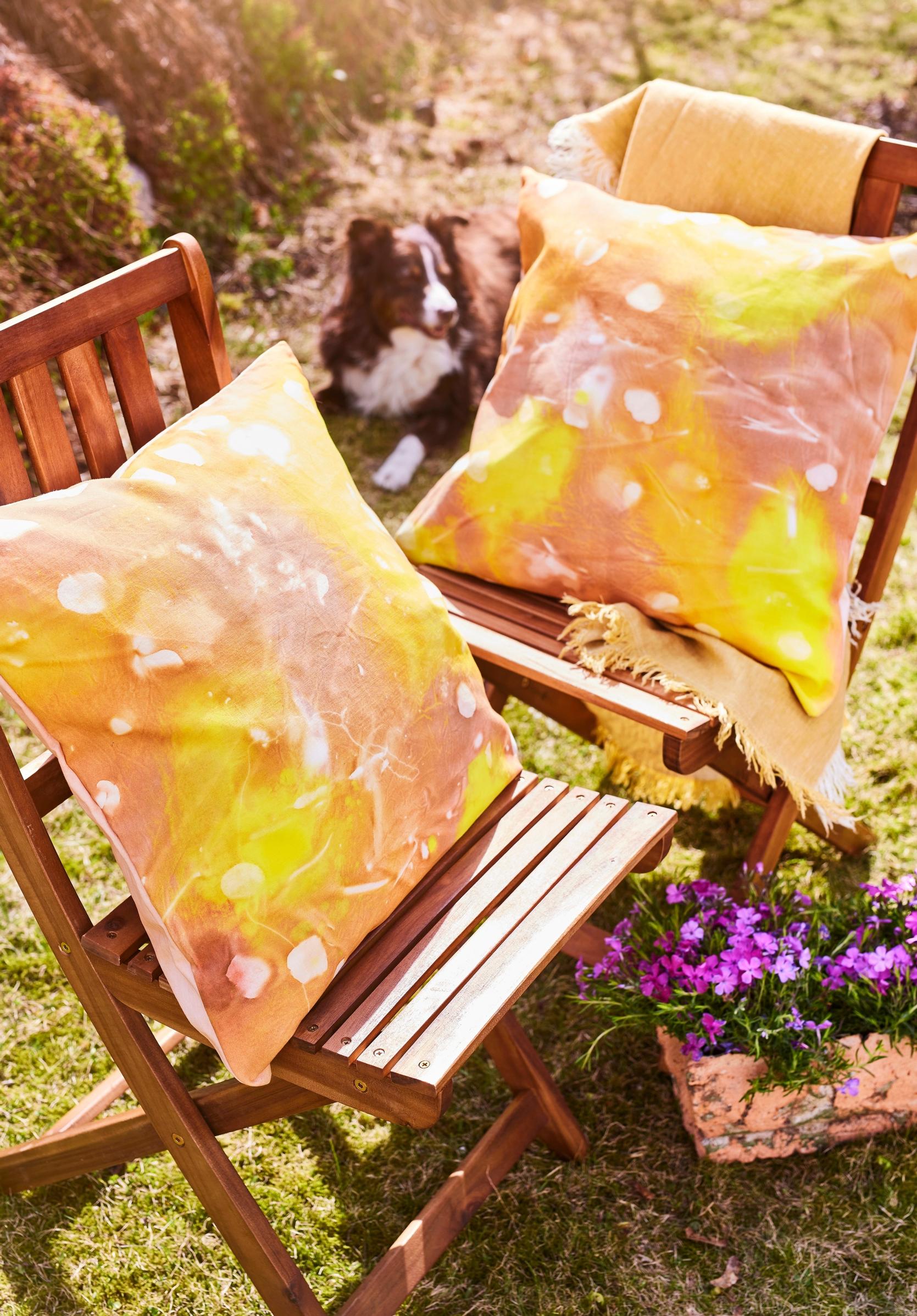 Sun-dyed pillowcases