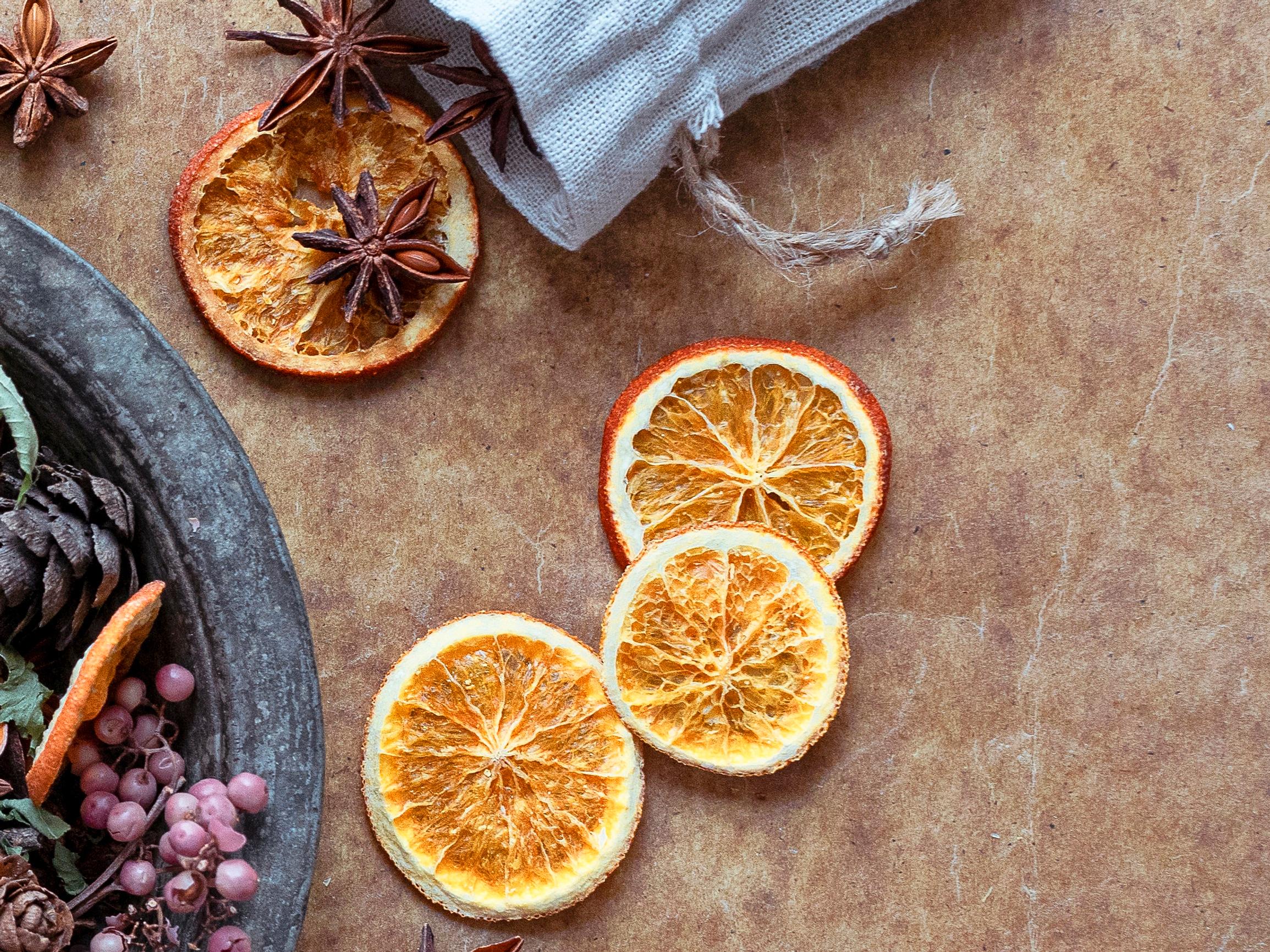 How to dry orange slices: an easy guide to delightfully fragrant Christmas decorations
