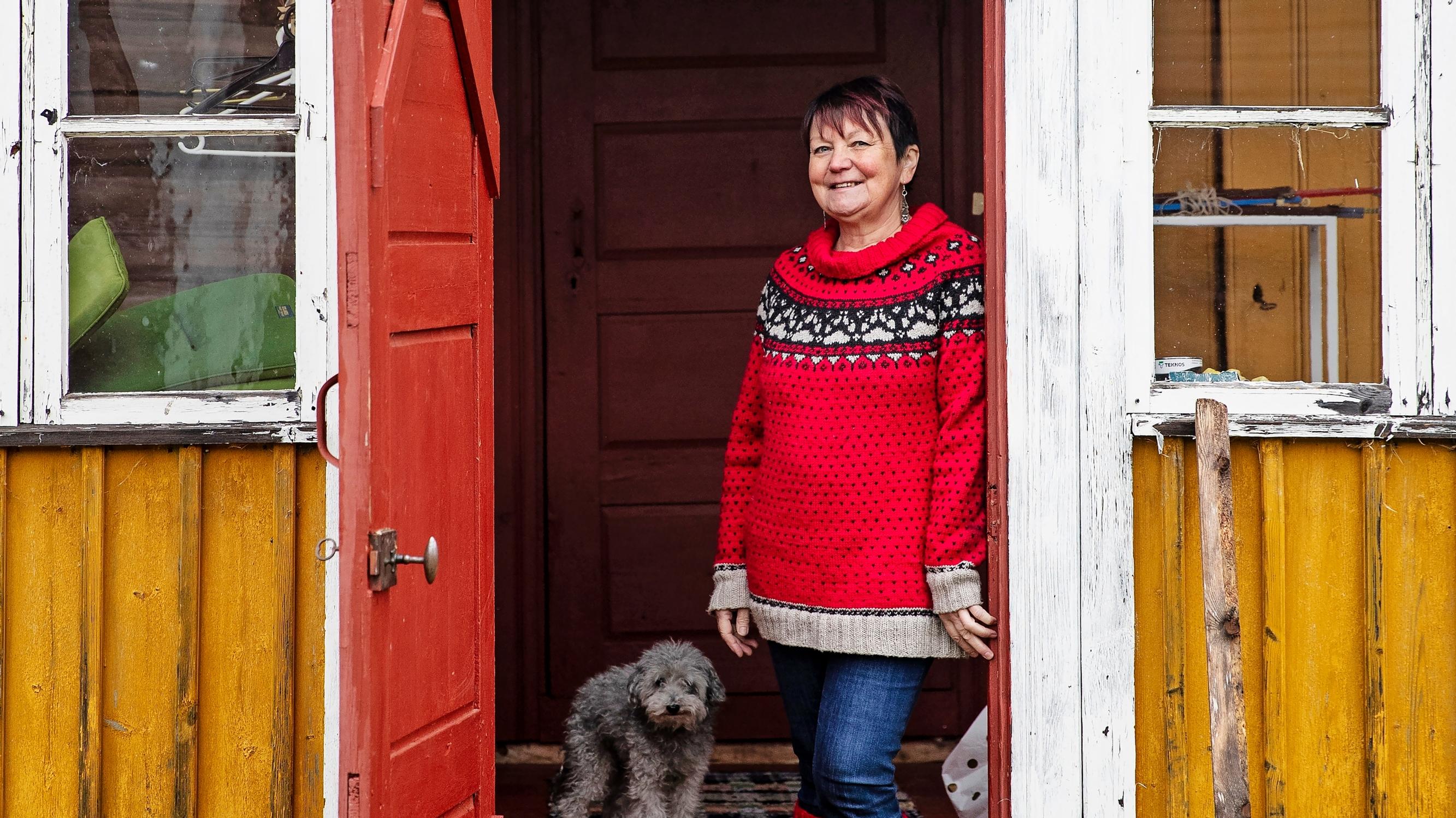 58-year-old Päivi moved alone to a dilapidated granny’s cottage in the countryside—“The abandoned home instantly stole my heart”