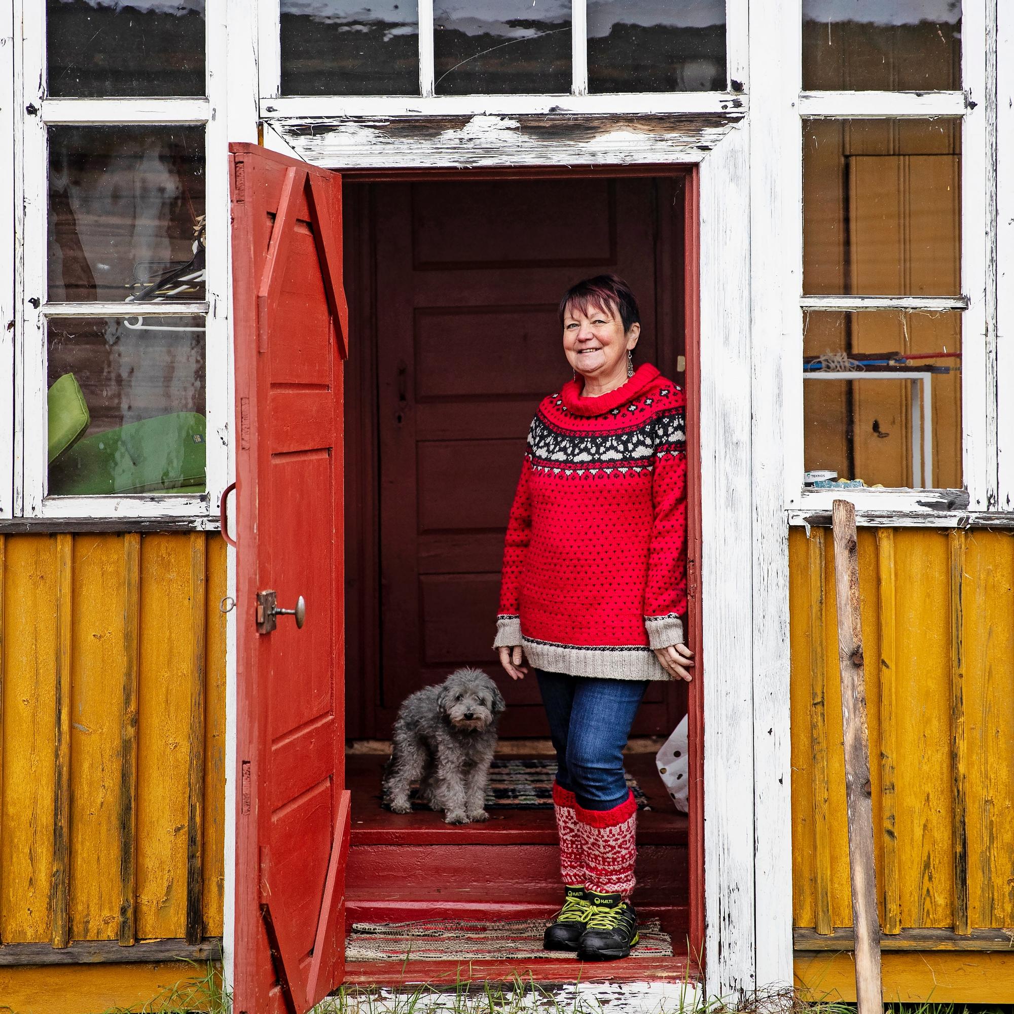 58-year-old Päivi moved alone to a dilapidated granny’s cottage in the countryside—“The abandoned home instantly stole my heart”