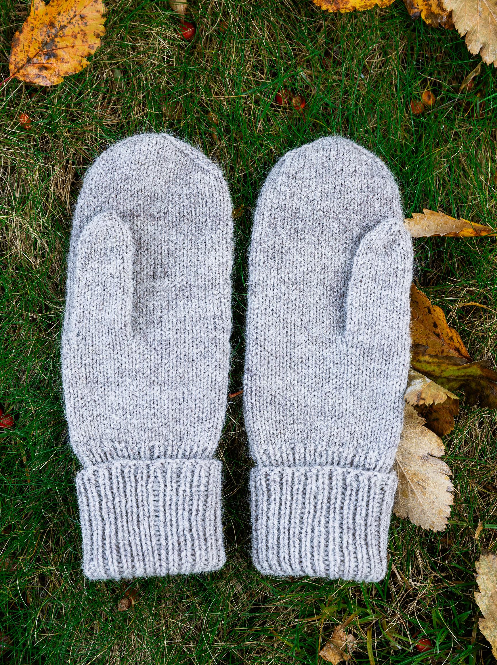 Men’s mittens with folded cuff