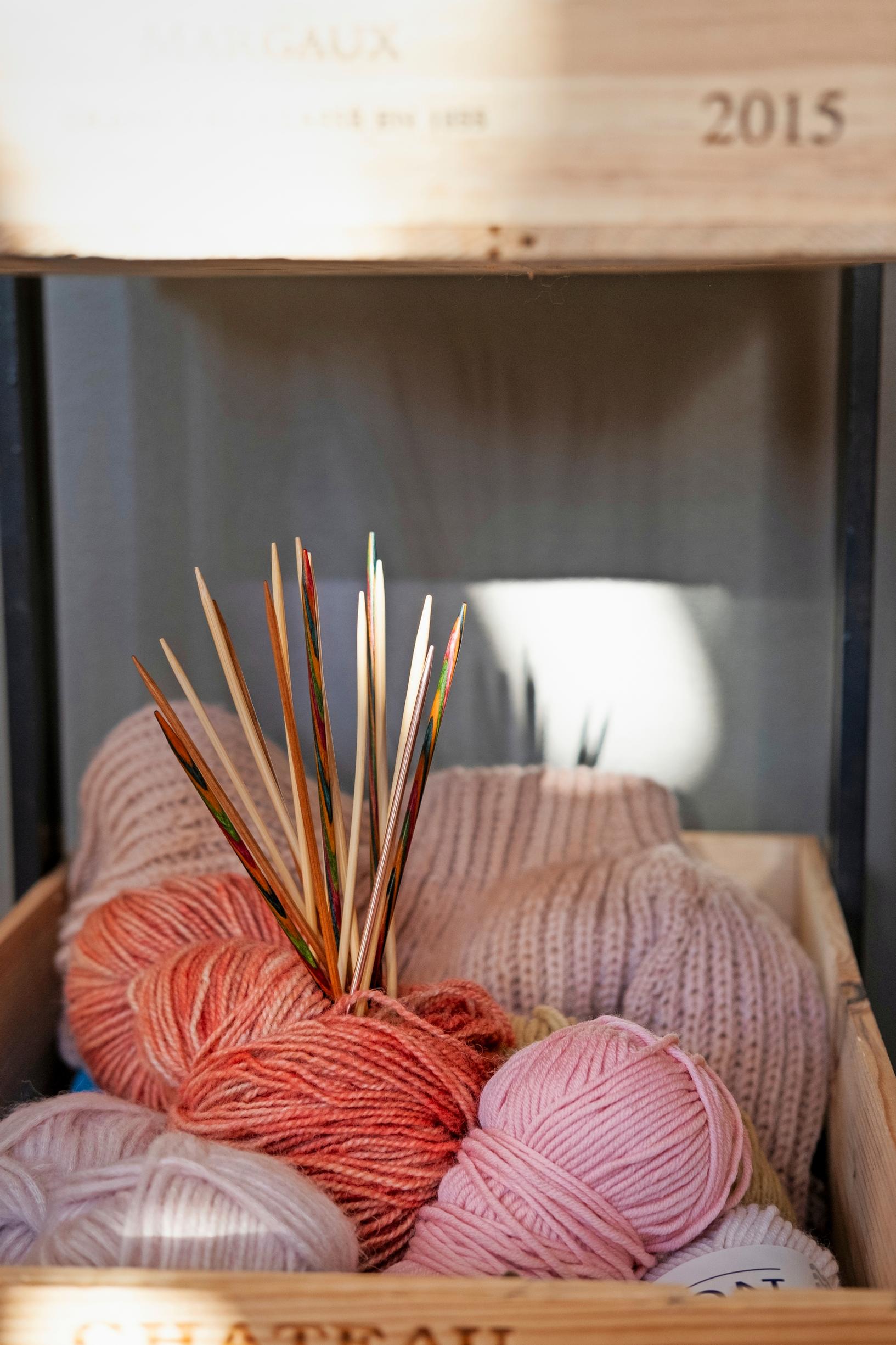 Kaisa Mäkäräinen’s yarns and needles.