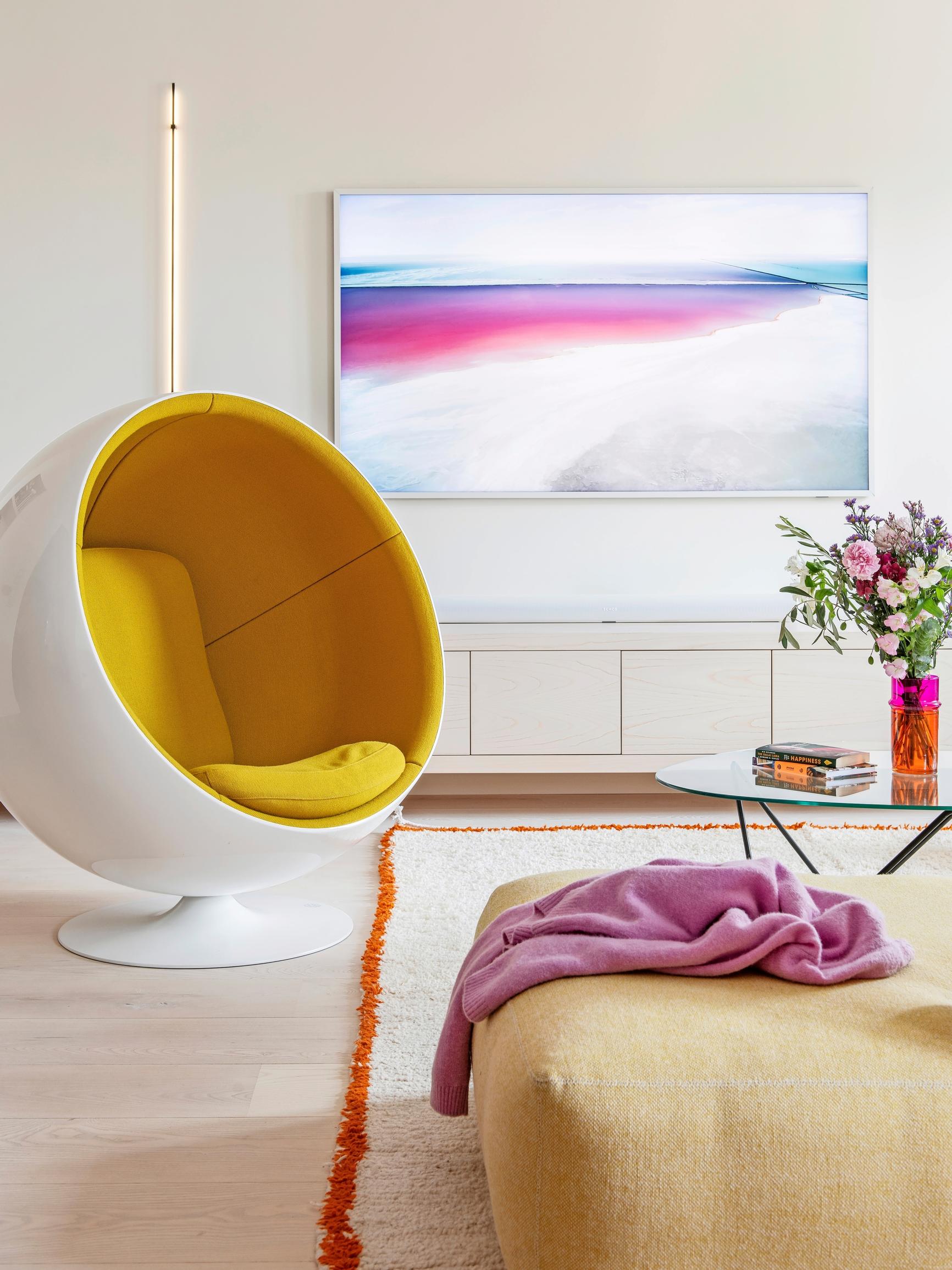 Eero Aarnio’s Ball Chair: the story behind its creation and rise to classic status
