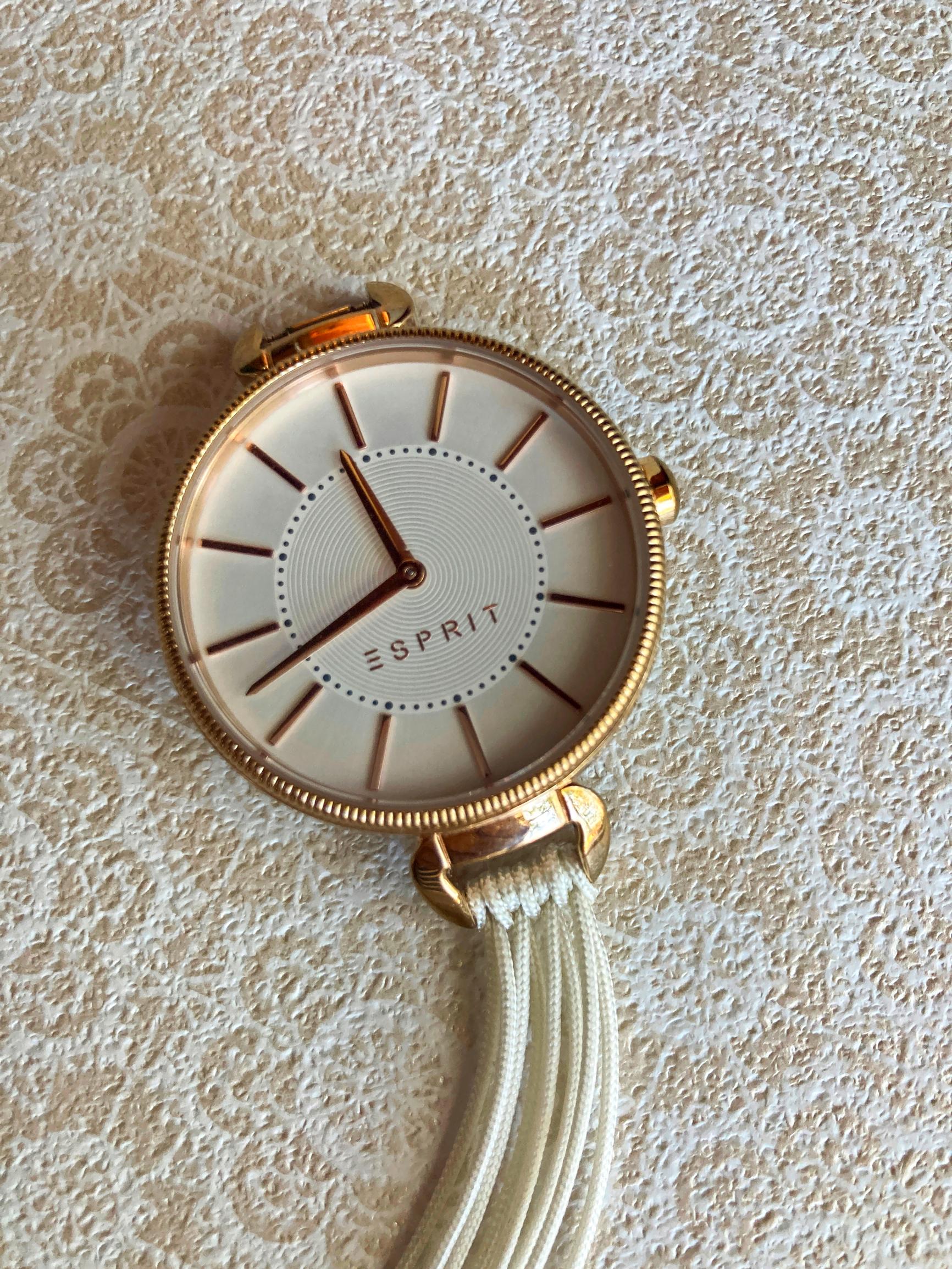 Macramé watch strap instructions, step-by-step photo.